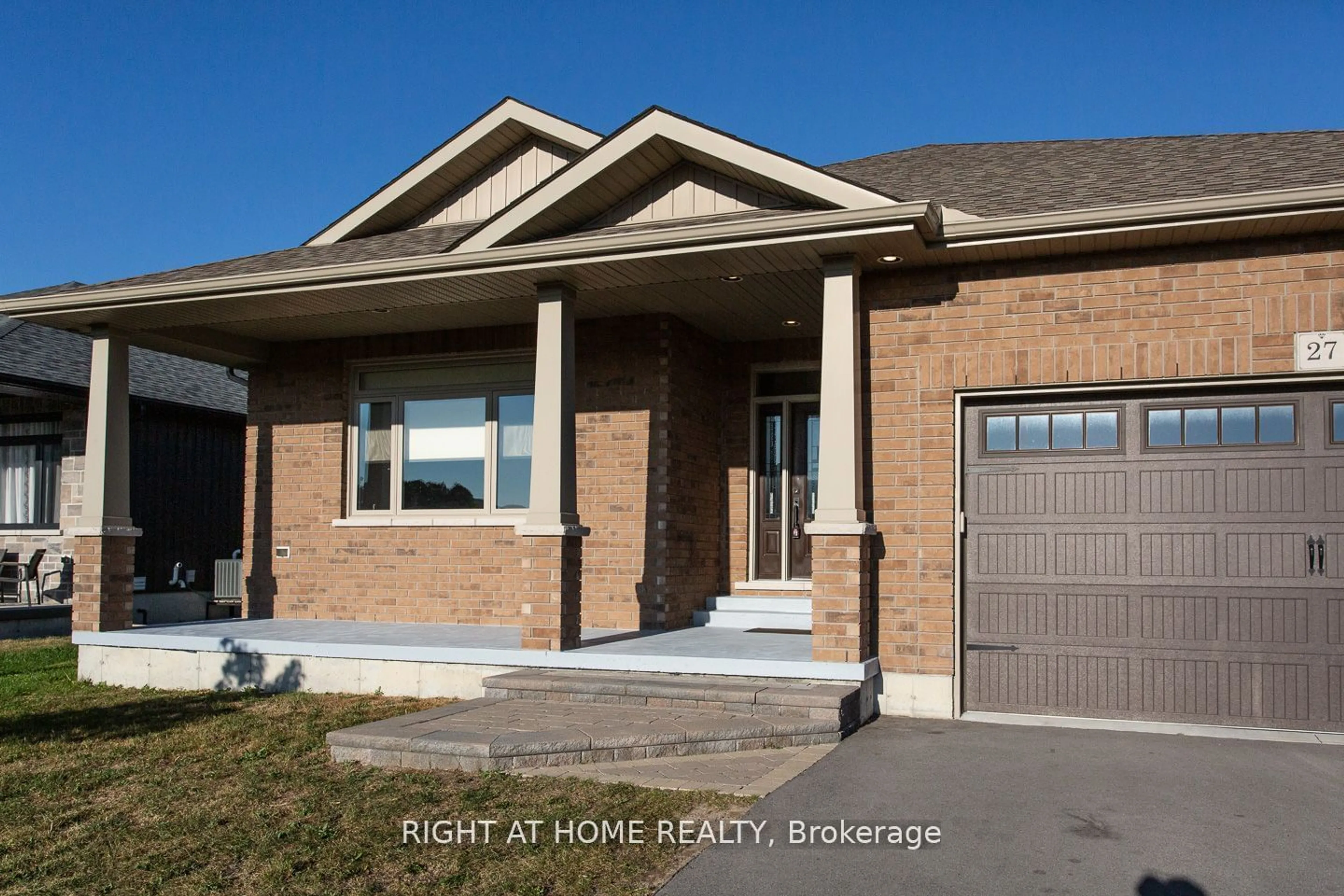 Frontside or backside of a home for 27 Gavin Cres, Quinte West Ontario K8V 2H0