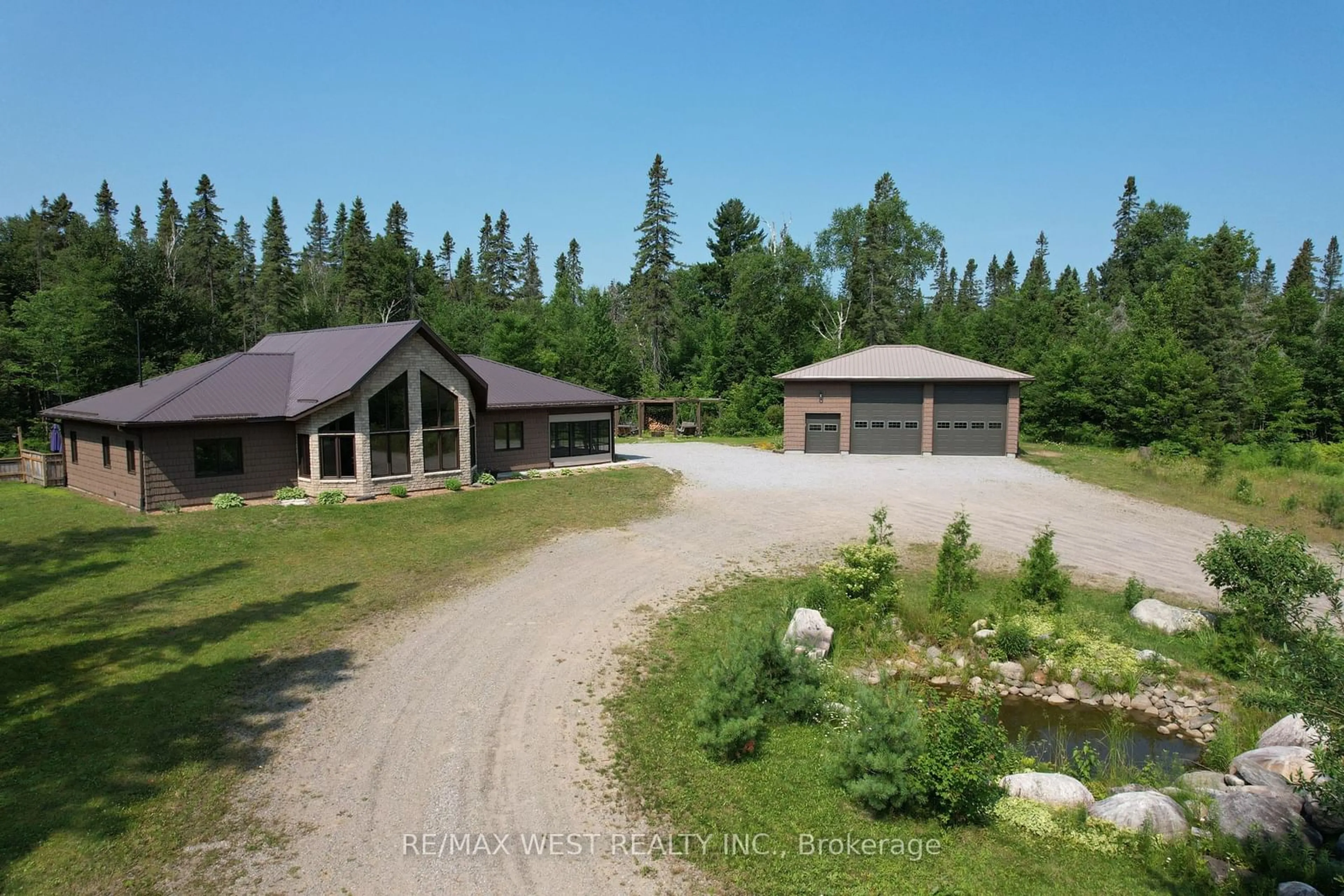 Outside view for 6509 Highway 11, North Bay Ontario P1B 8G3