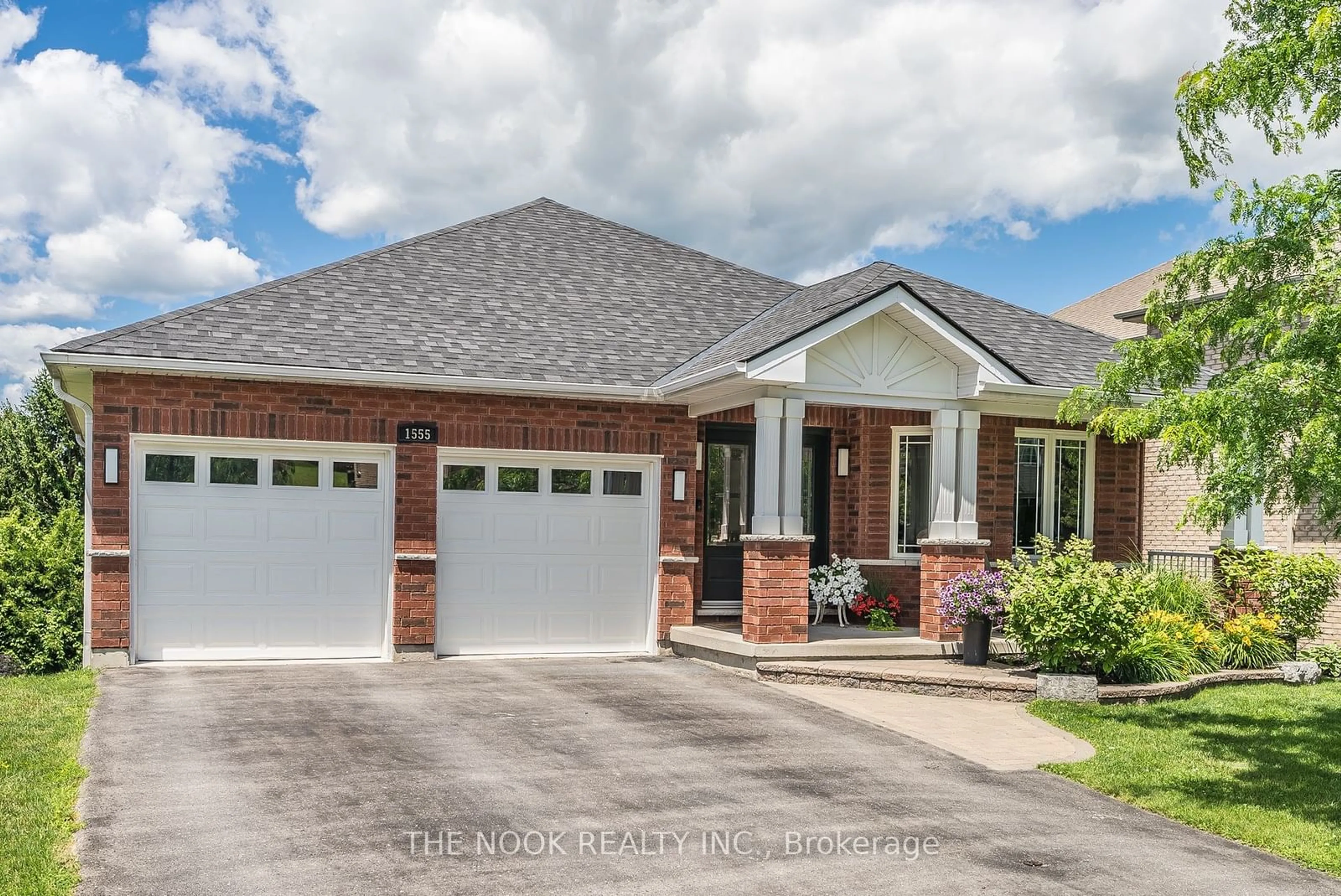 Home with brick exterior material for 1555 Scollard Cres, Peterborough Ontario K9H 7L2