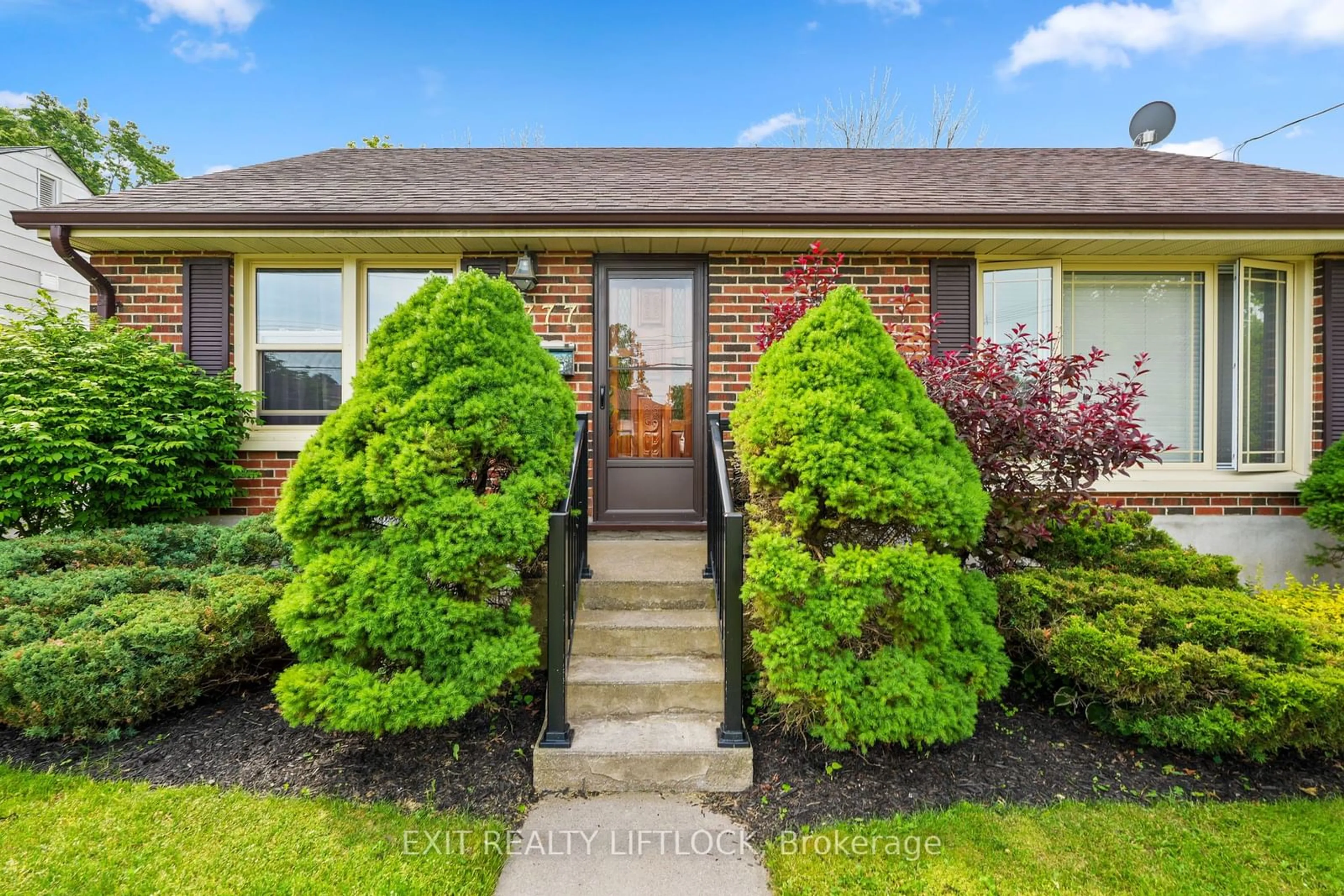 Frontside or backside of a home for 777 Cameron St, Peterborough Ontario K9J 4A1