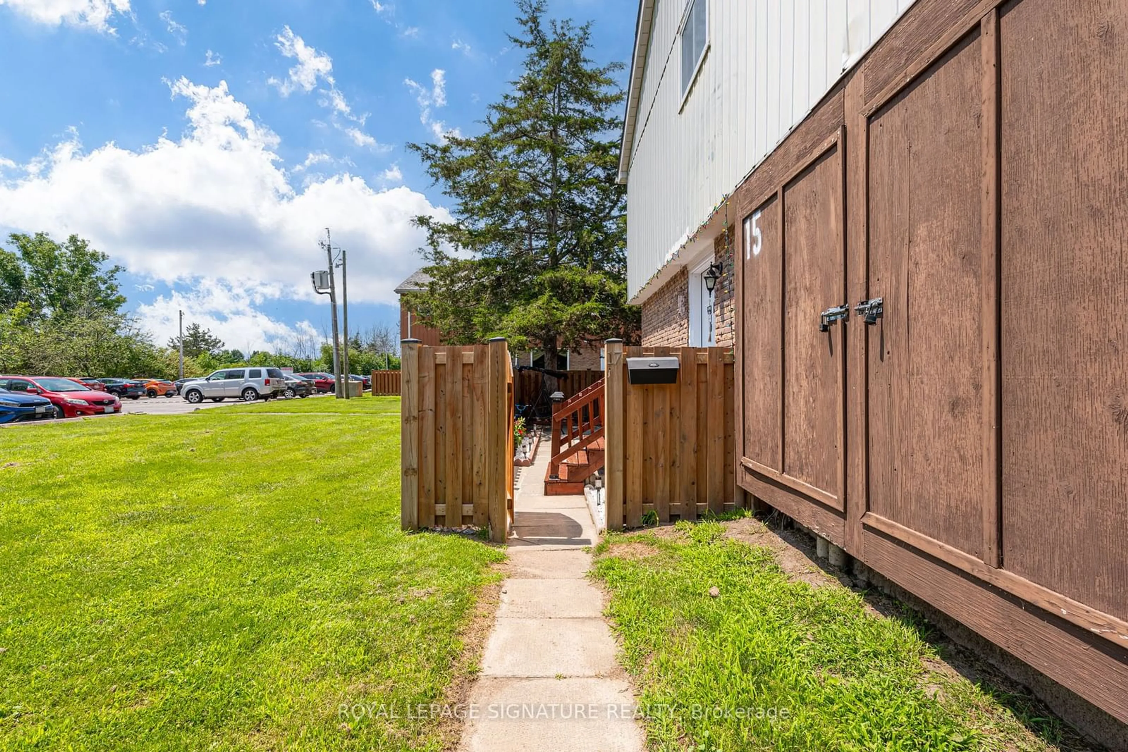 Patio for 15 Tracey Park Dr #17, Belleville Ontario K8P 4R4