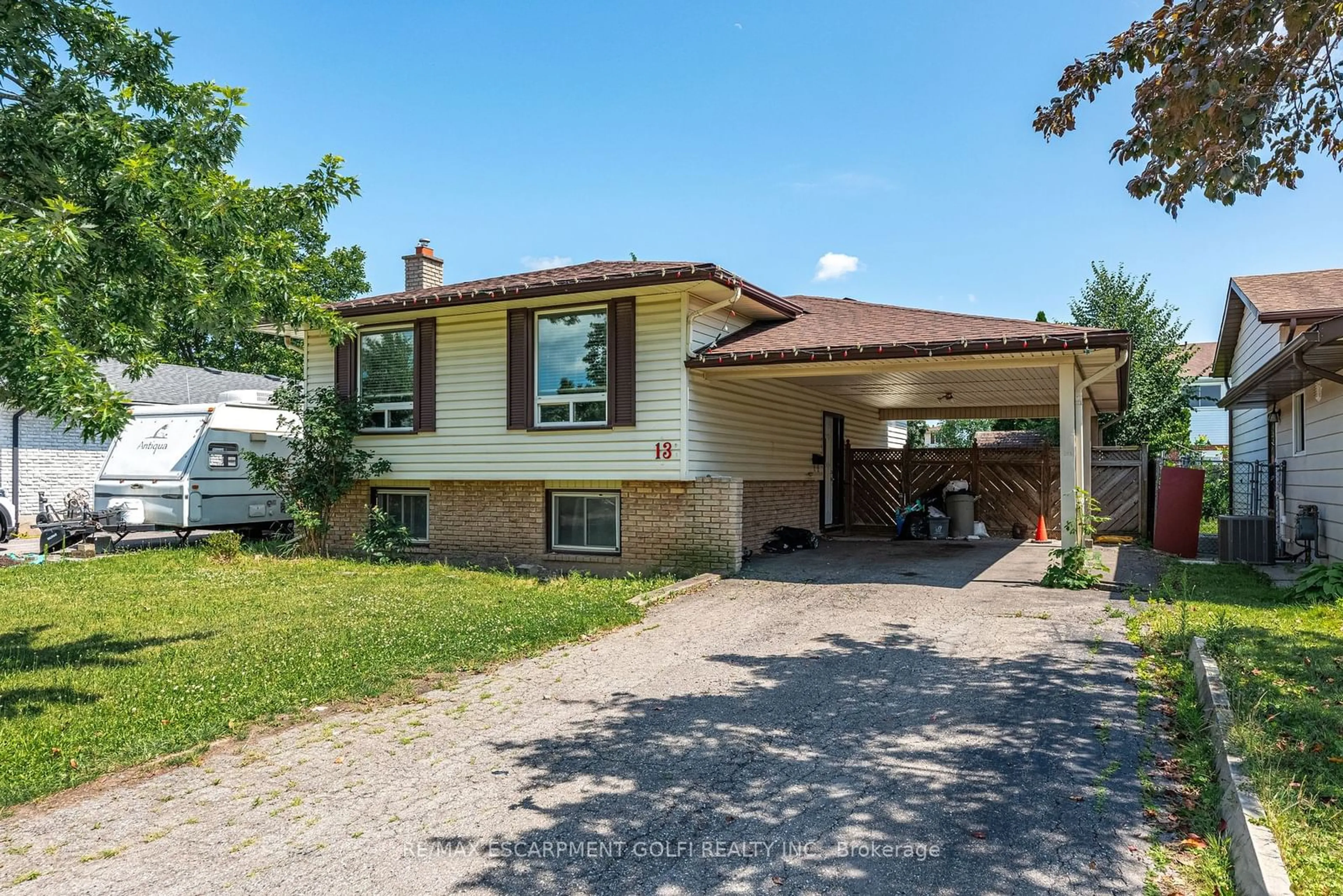 Frontside or backside of a home for 13 Keefer Rd, Thorold Ontario L2V 4M6