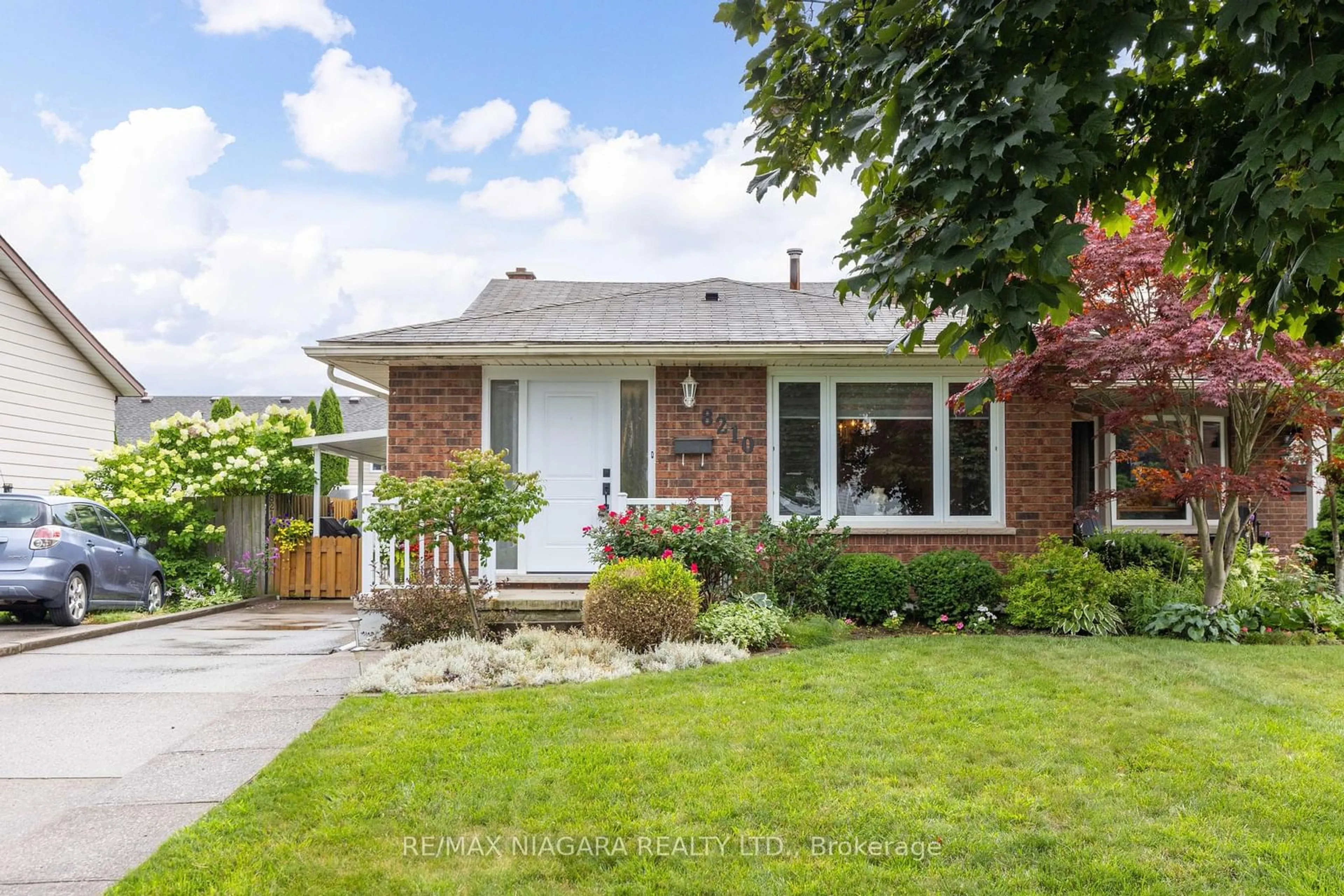 Frontside or backside of a home for 8210 Post Rd, Niagara Falls Ontario L2H 2L6