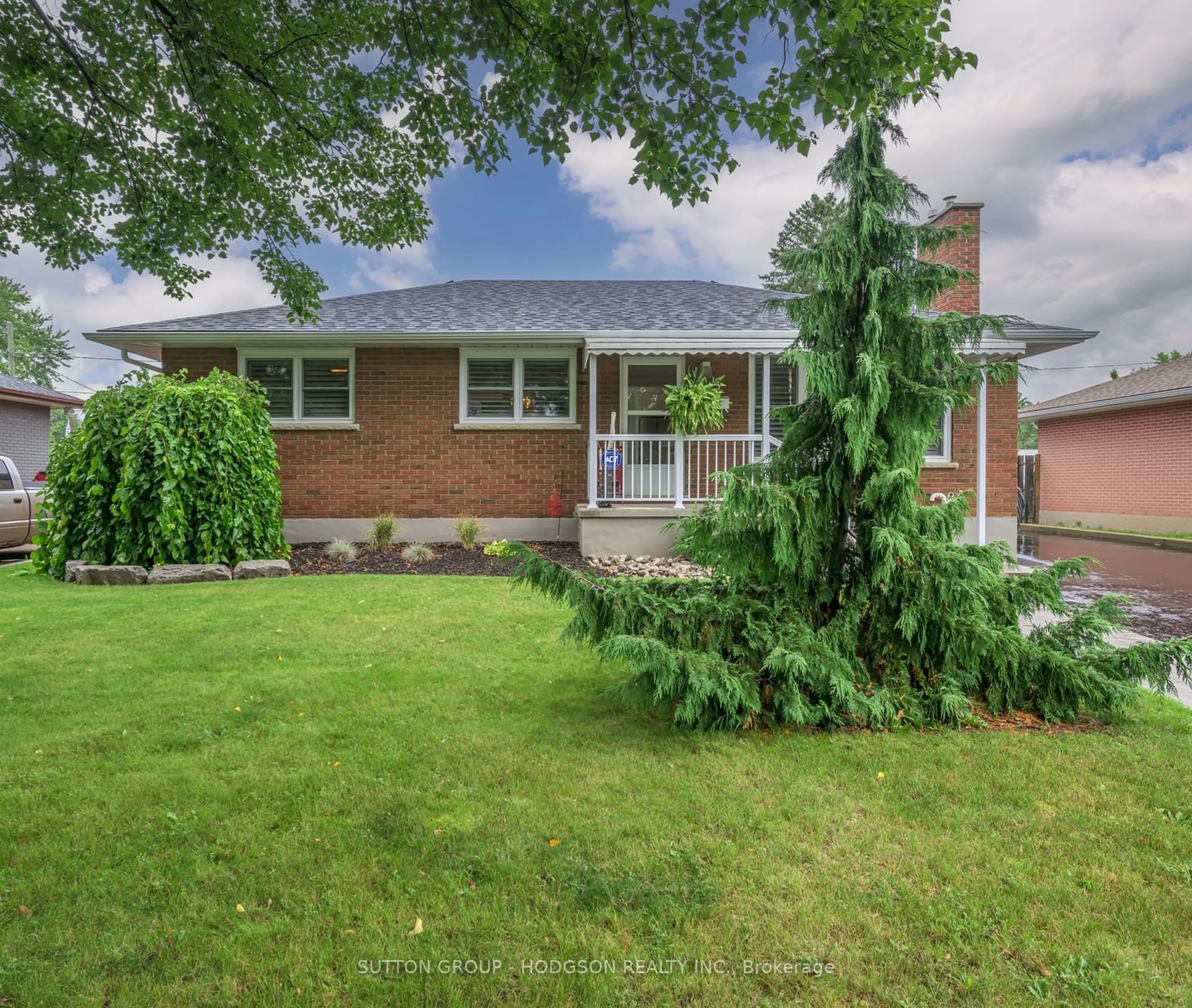 Frontside or backside of a home for 15 Eldorado Ave, London Ontario N5W 1S6