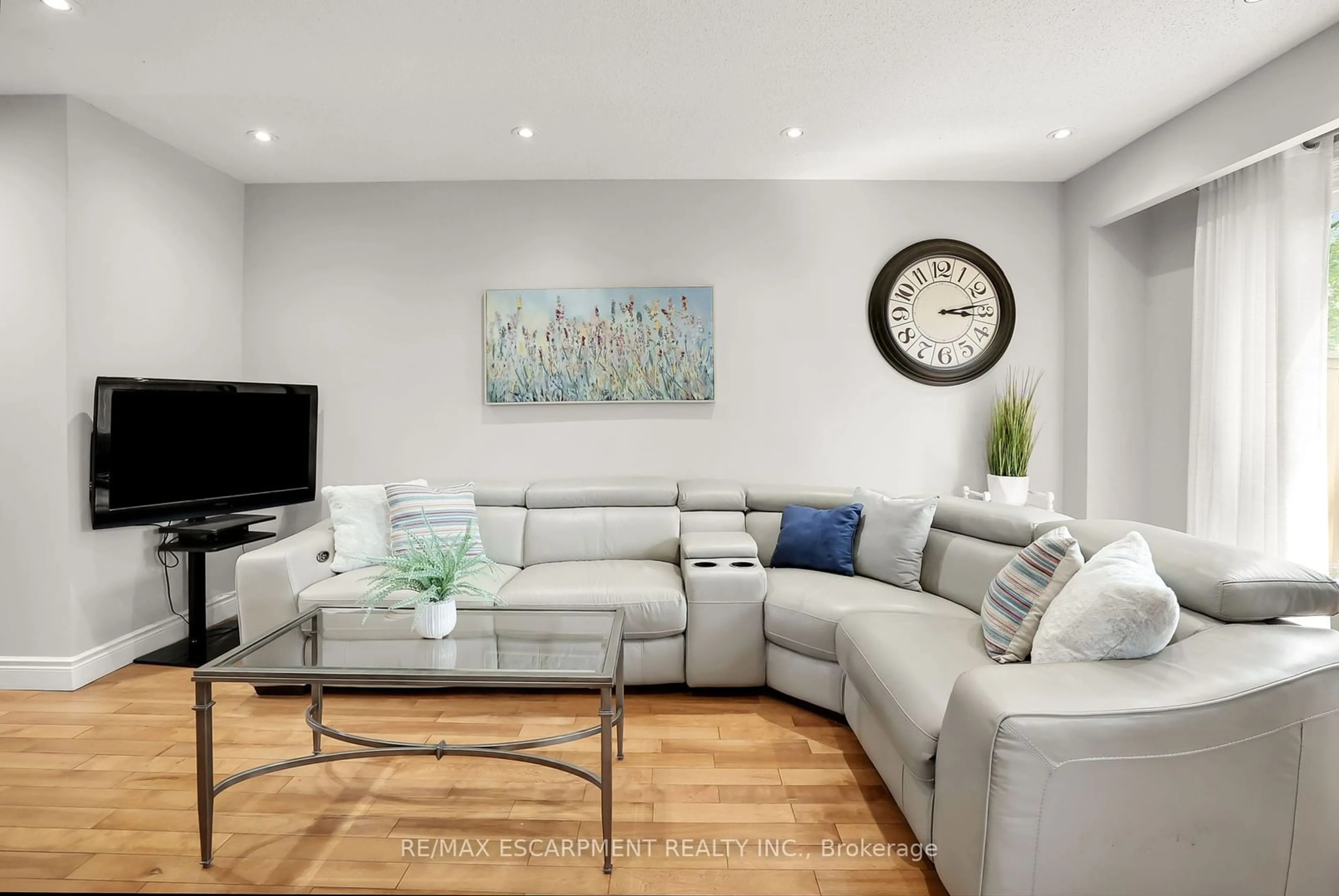 Living room for 150 Gateshead Cres #55, Hamilton Ontario L8G 4A7