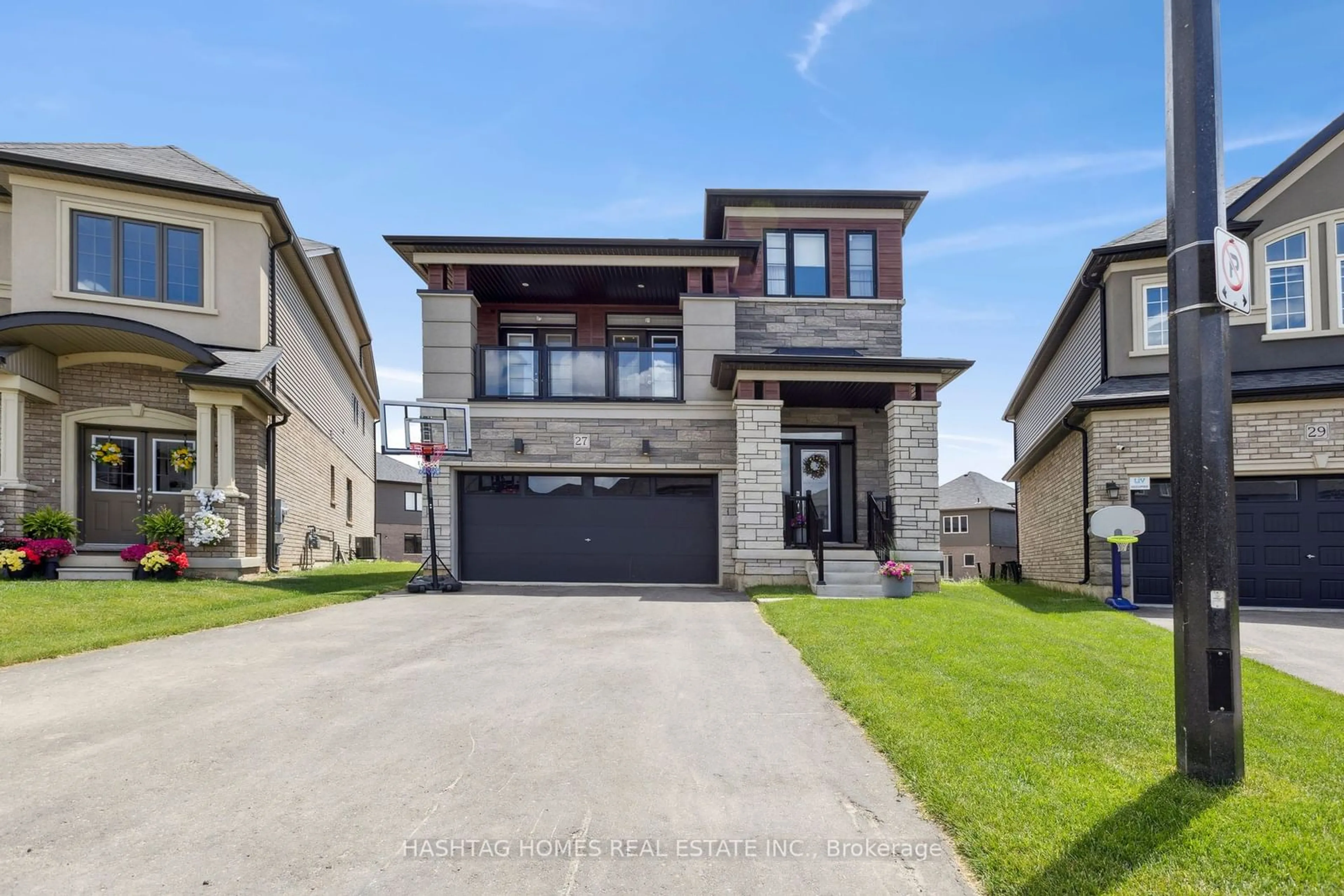 Frontside or backside of a home for 27 Jenner Dr, Brant Ontario N3L 0L2