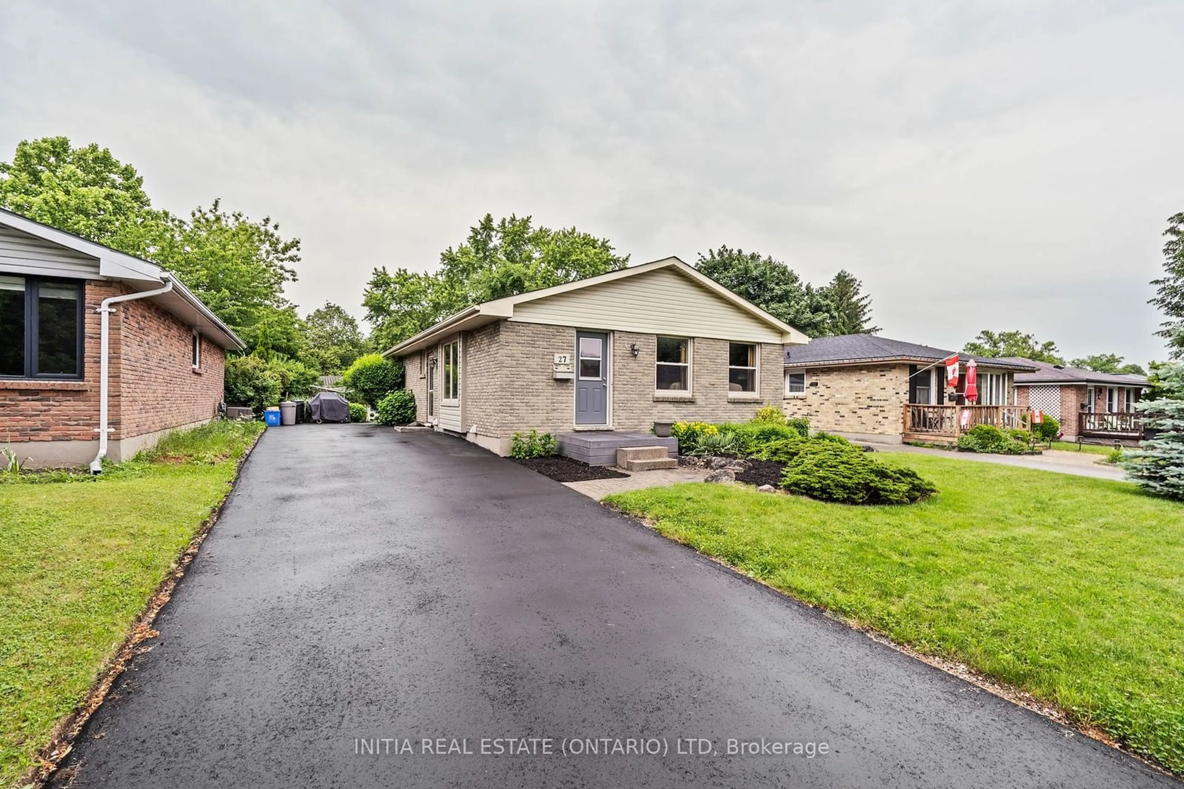 A pic from exterior of the house or condo for 27 Hines Cres, London Ontario N6C 3A2