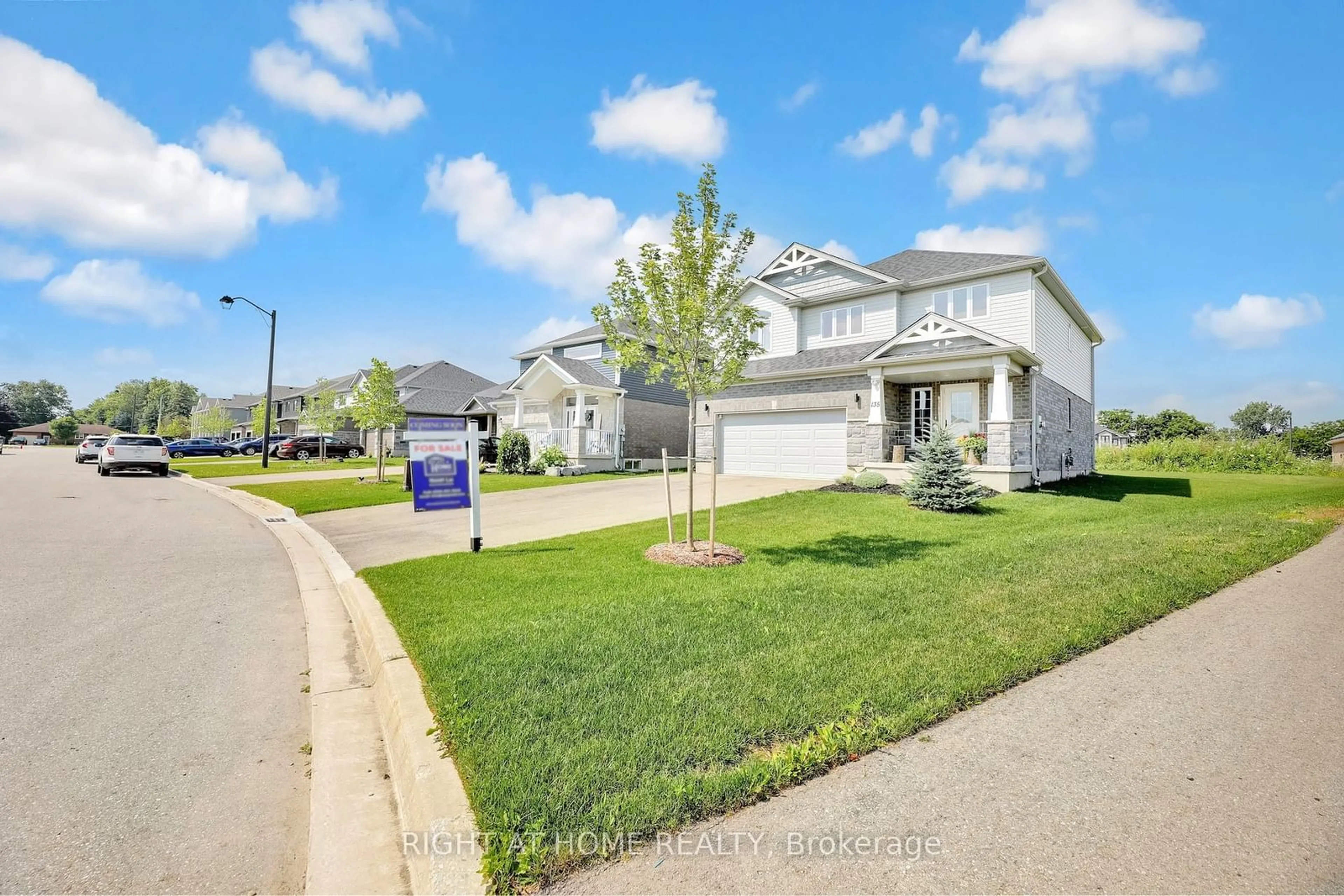 Frontside or backside of a home for 135 Stephenson Way, Minto Ontario N0G 2P0