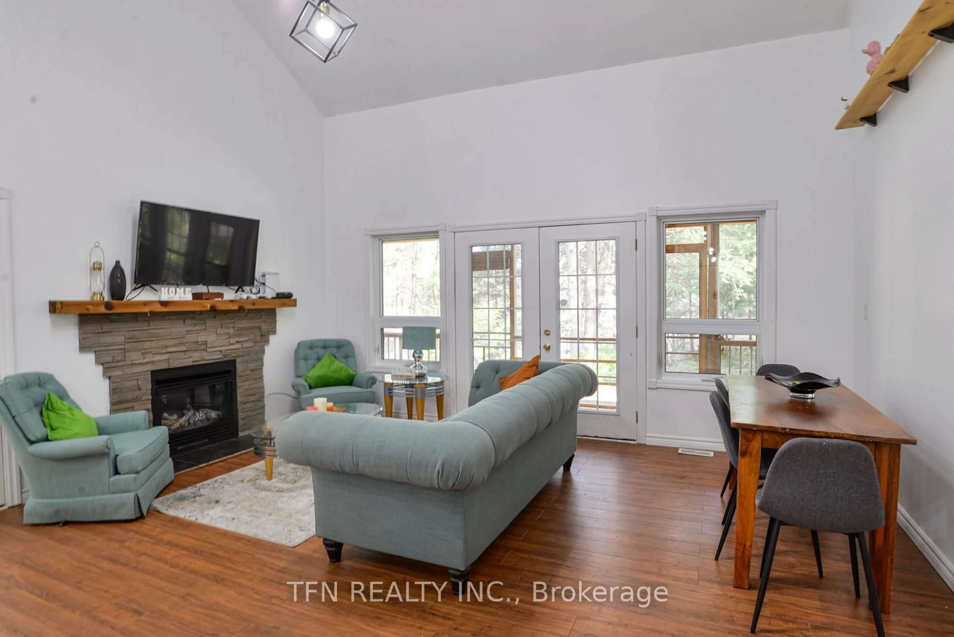 Living room, wood floors for 25 Head River Lane, Kawartha Lakes Ontario L0K 1W0