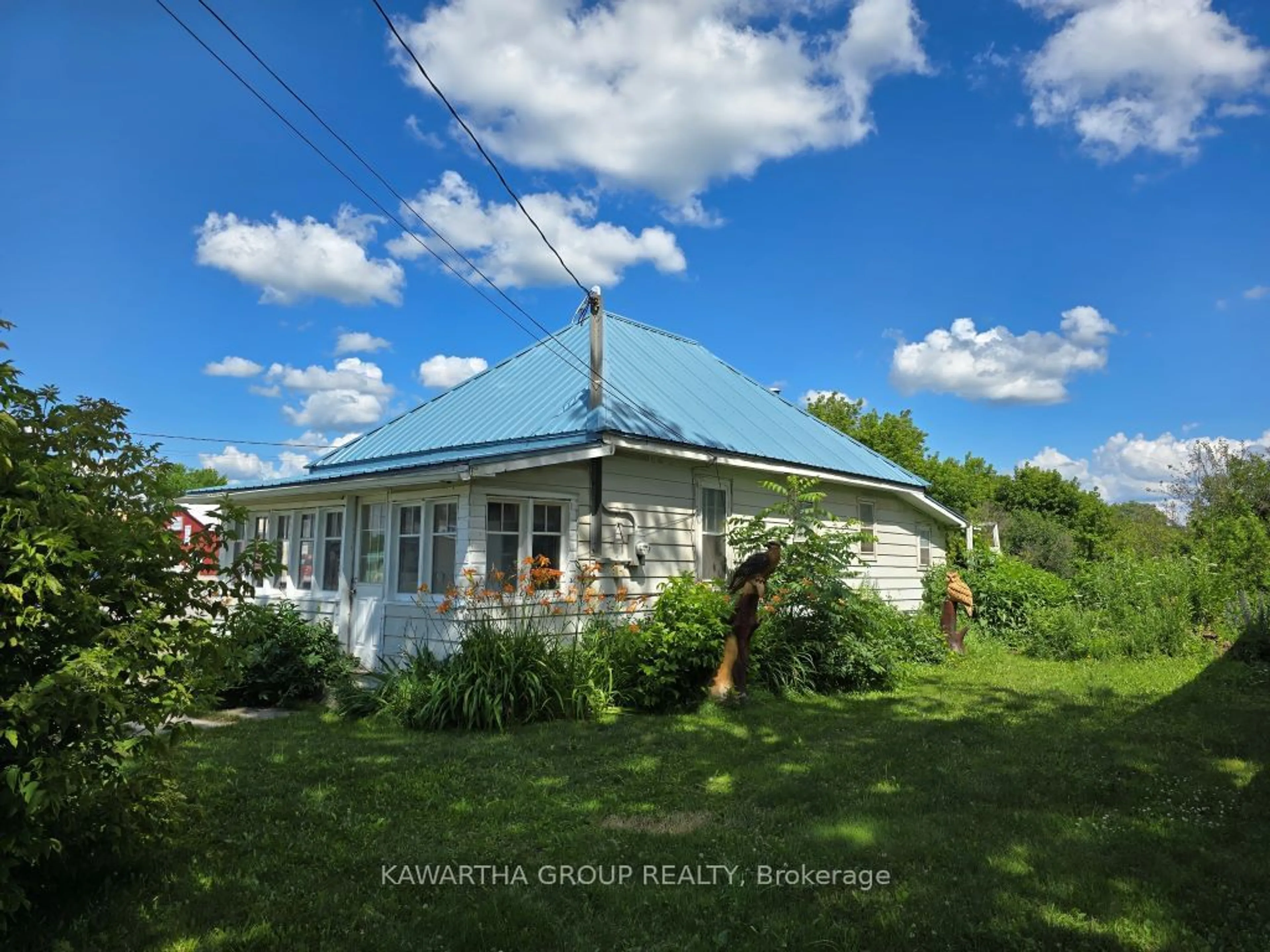 Frontside or backside of a home, cottage for 129 Lindsay St, Kawartha Lakes Ontario K0M 1N0