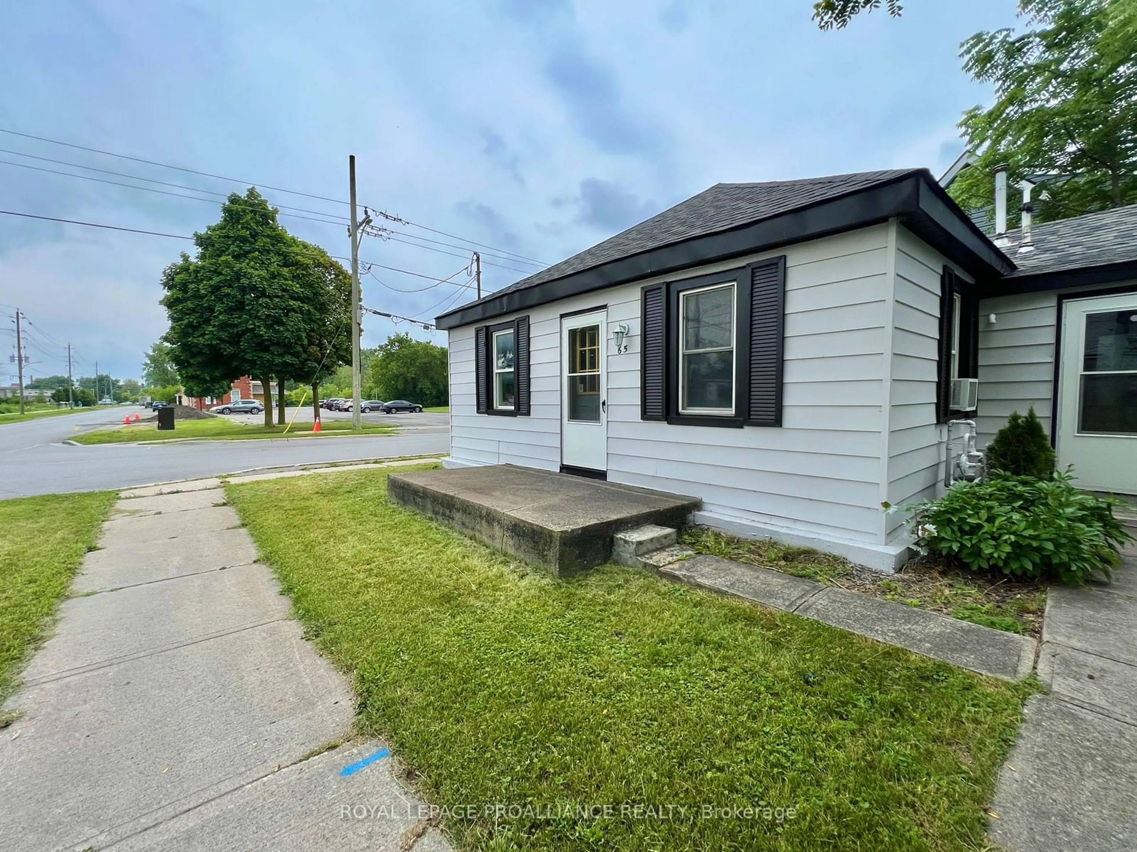 Frontside or backside of a home for 65 St Paul St, Belleville Ontario K8N 1A9