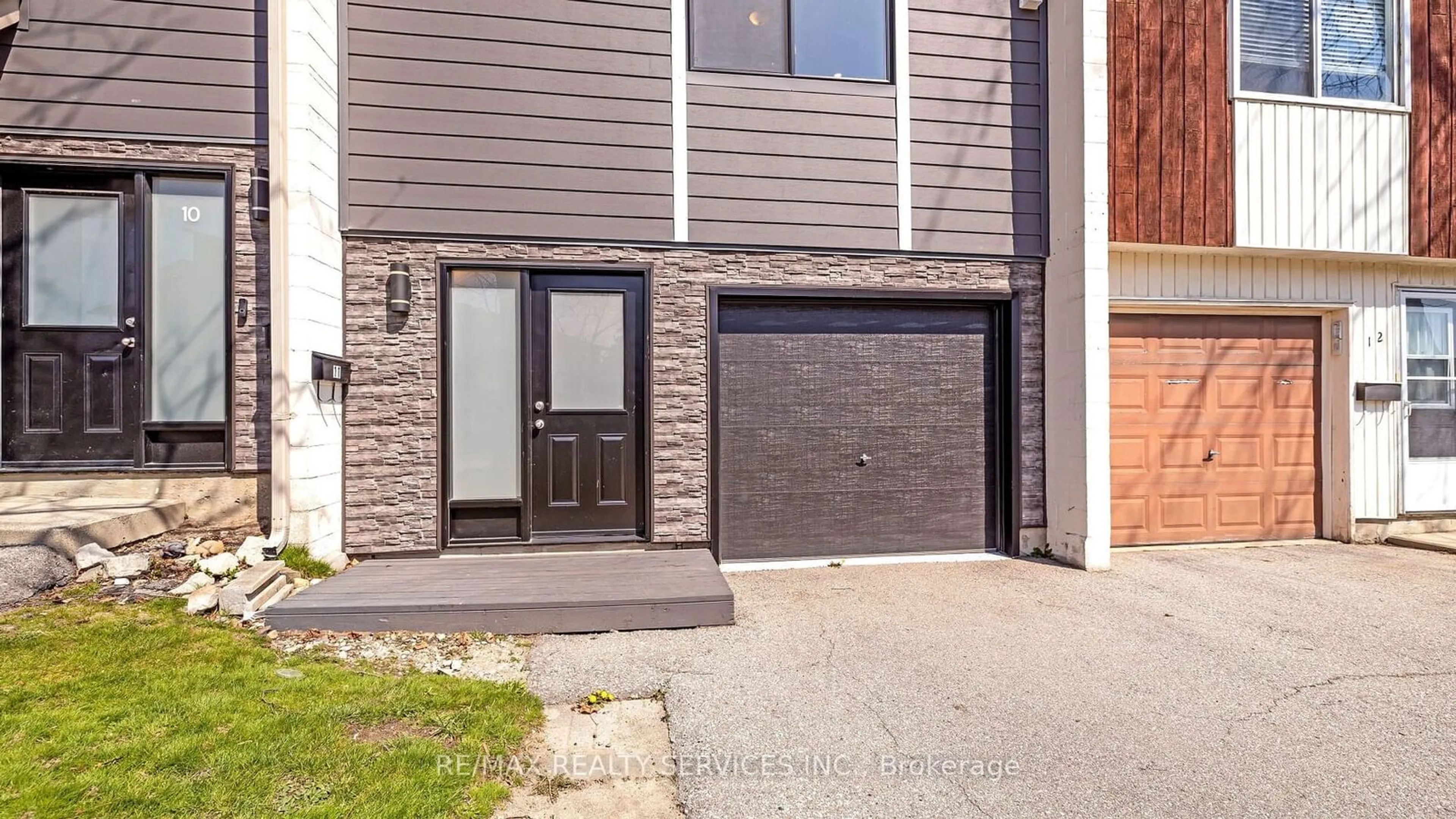 Home with brick exterior material for 135 Chalmers St #11, Cambridge Ontario N1R 6M2