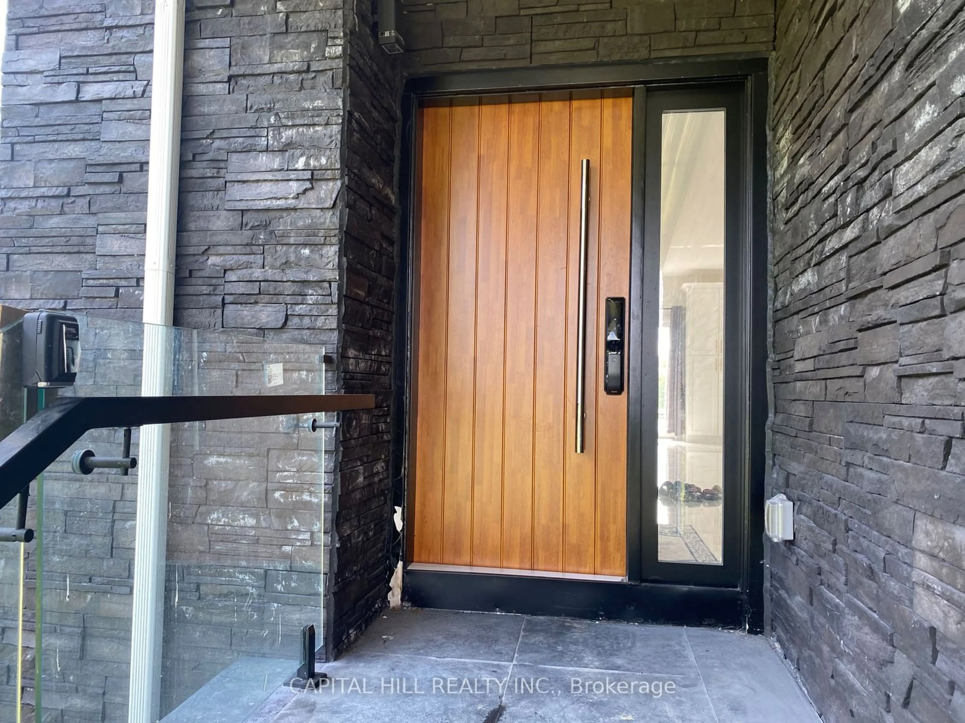 Indoor entryway for 20A Hargrave Rd, Kawartha Lakes Ontario K0M 2B0