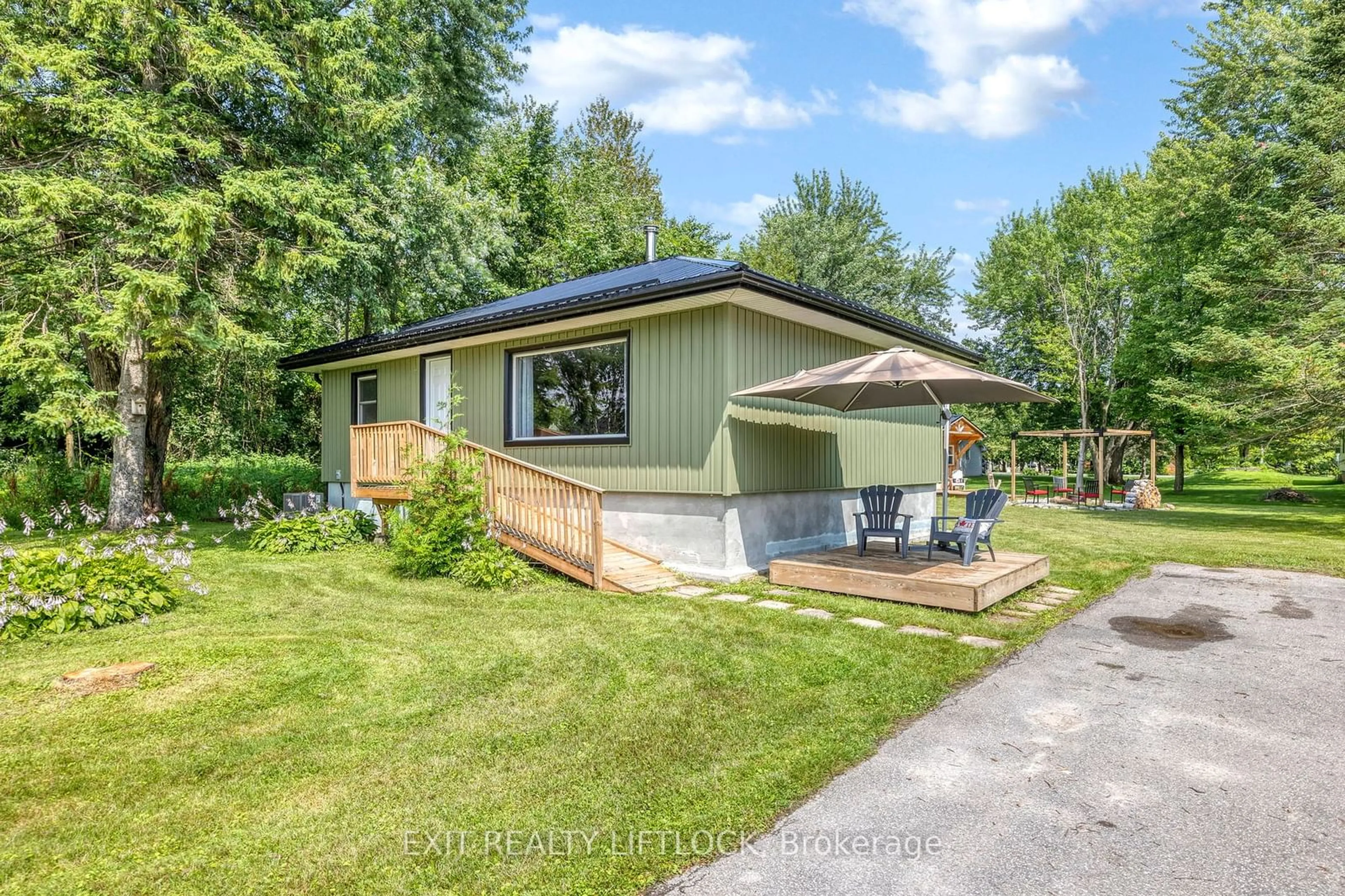 Cottage for 48 Macpherson Cres, Kawartha Lakes Ontario K0M 2B0