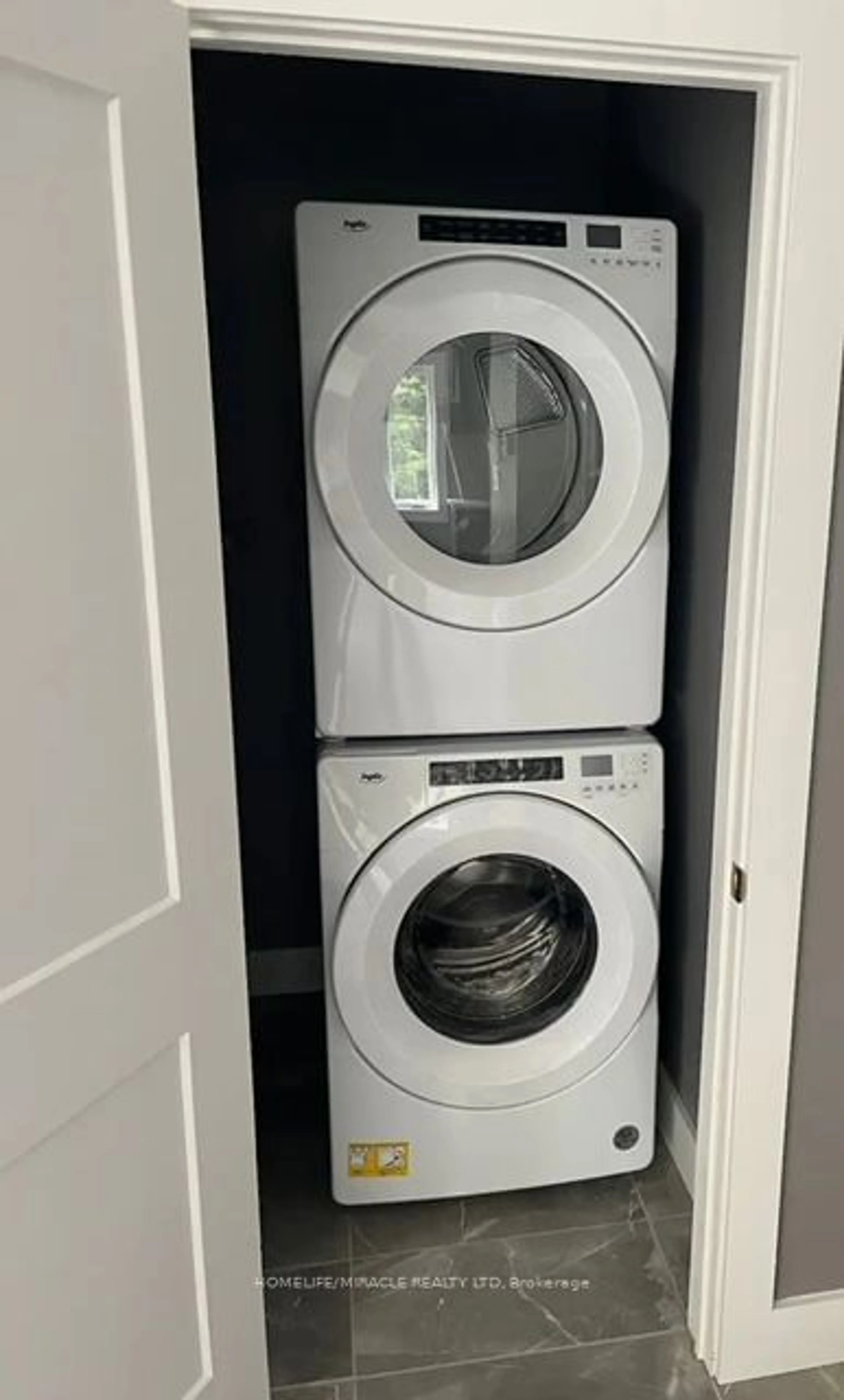 Washer and dryer for 20 Sauble Falls Pkwy, Saugeen Shores Ontario N0H 2G0