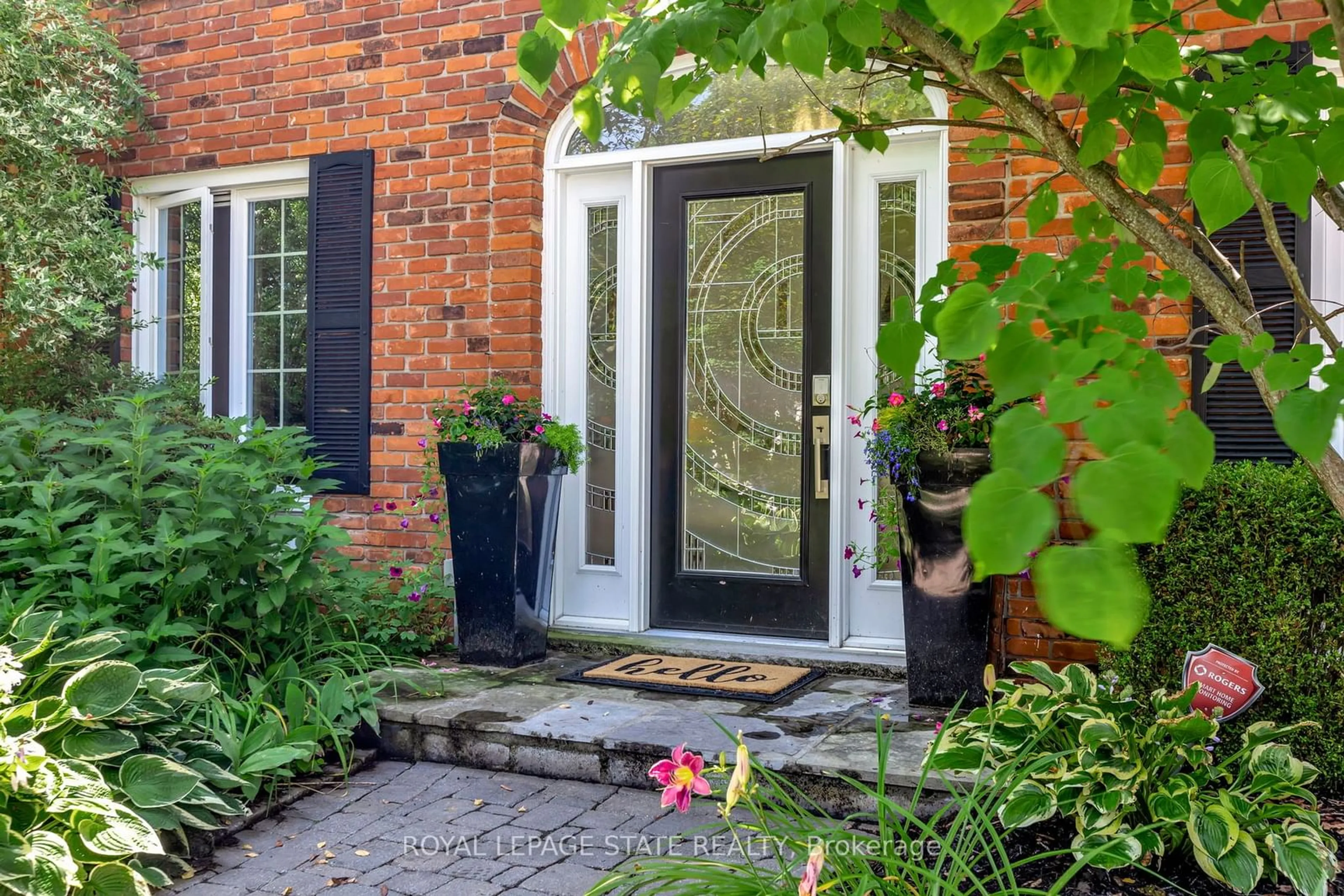 Indoor entryway for 164 Hostein Dr, Hamilton Ontario L9G 3W5