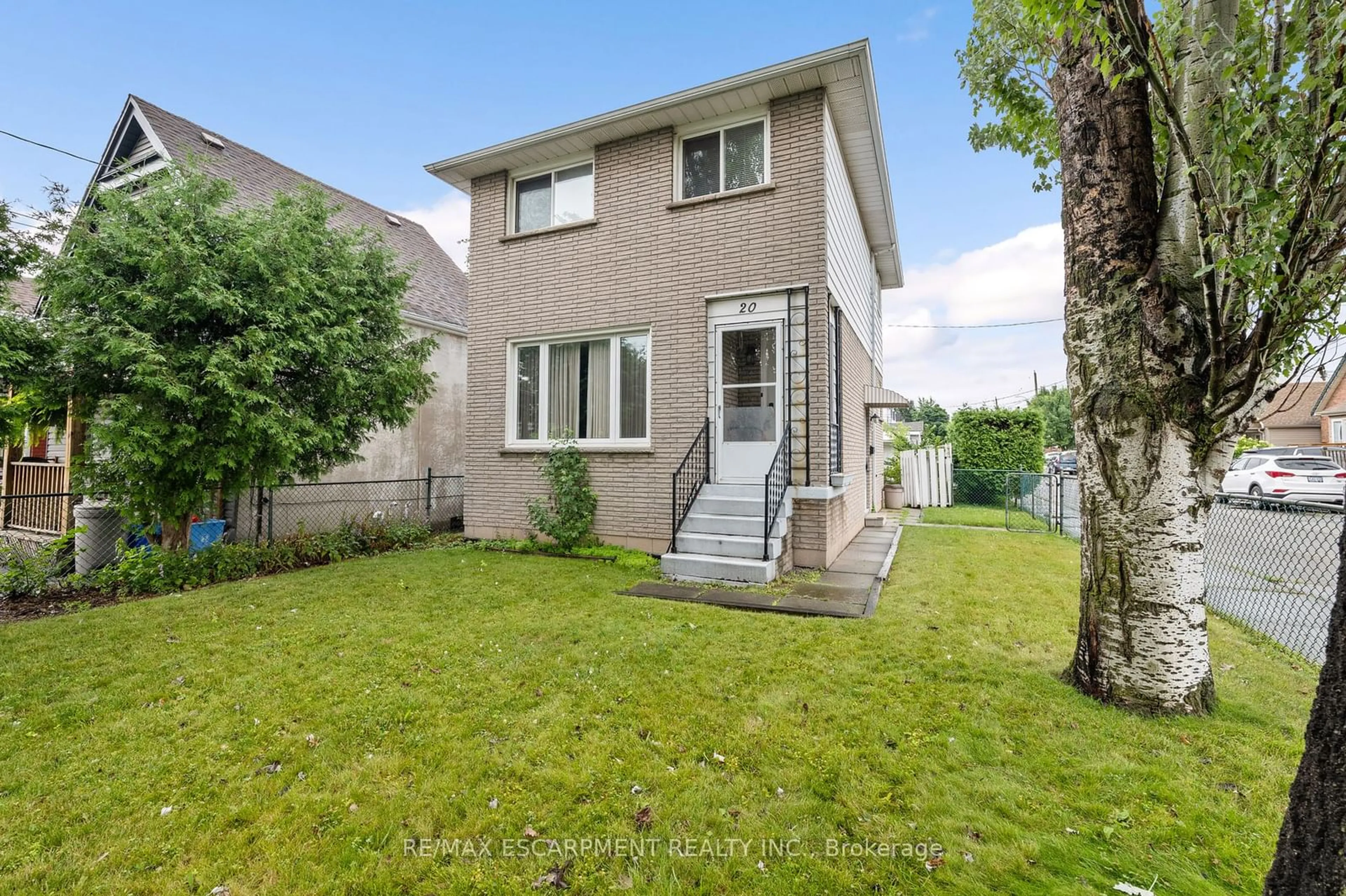 Frontside or backside of a home for 20 Frederick Ave, Hamilton Ontario L8H 4K3