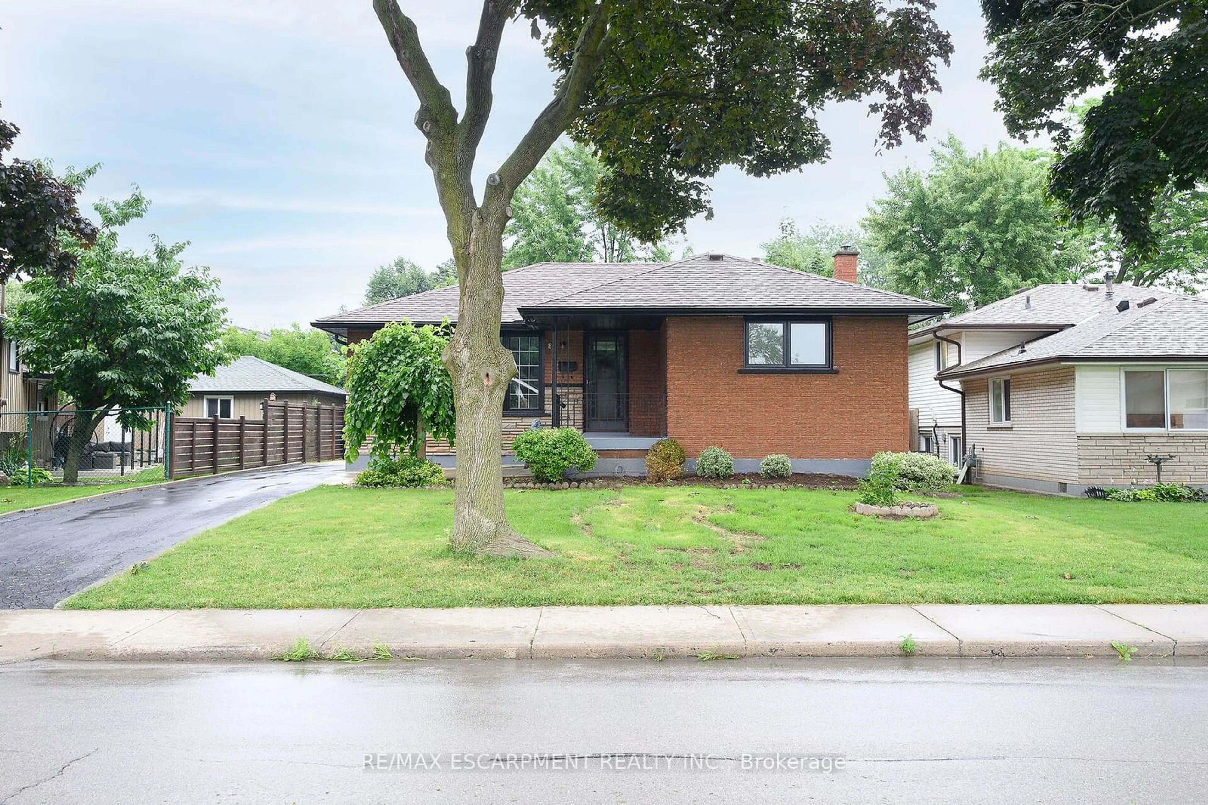 Frontside or backside of a home for 87 Cardinal Dr, Hamilton Ontario L9A 4H8