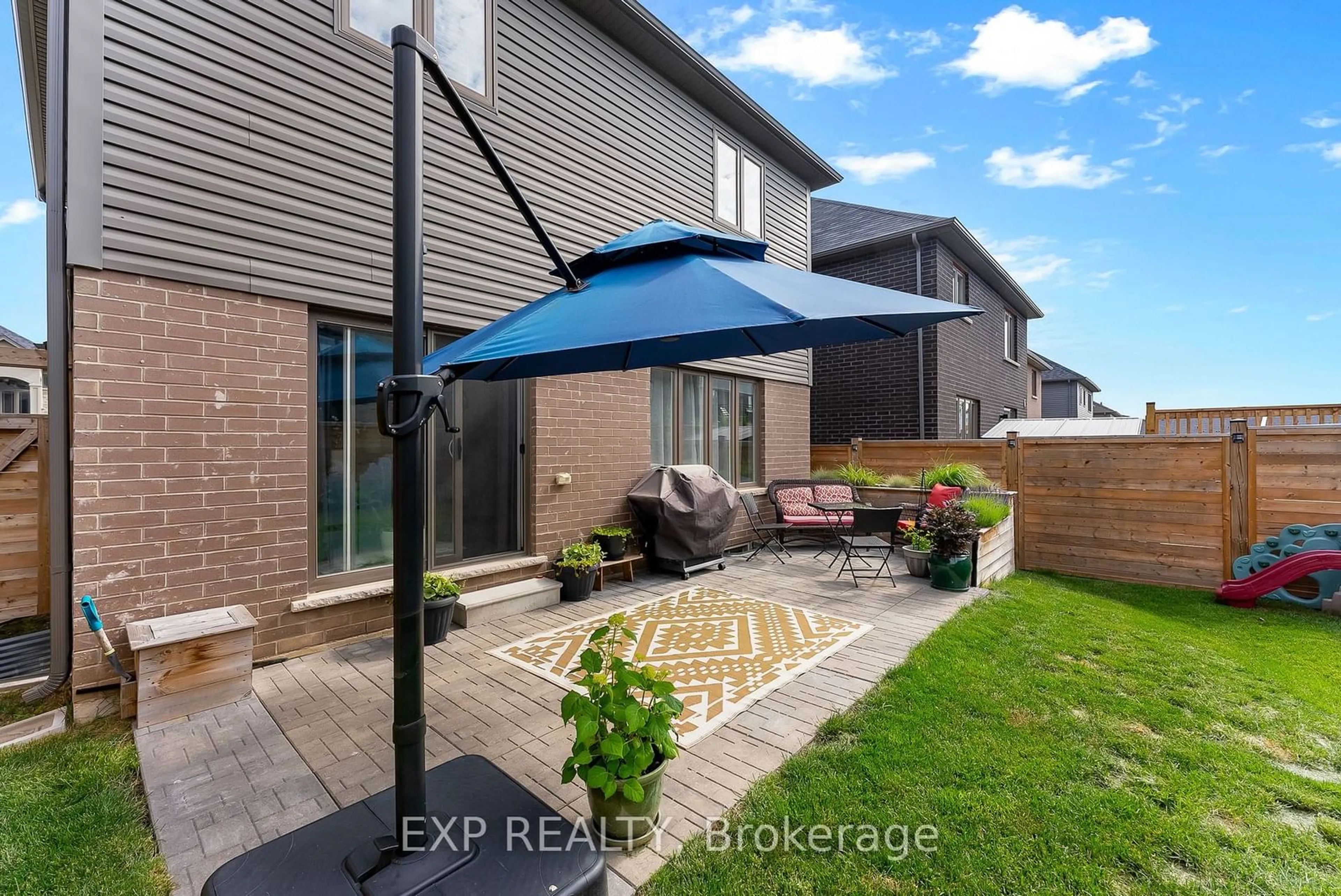 Patio for 4060 Thomas St, Lincoln Ontario L3J 0S5