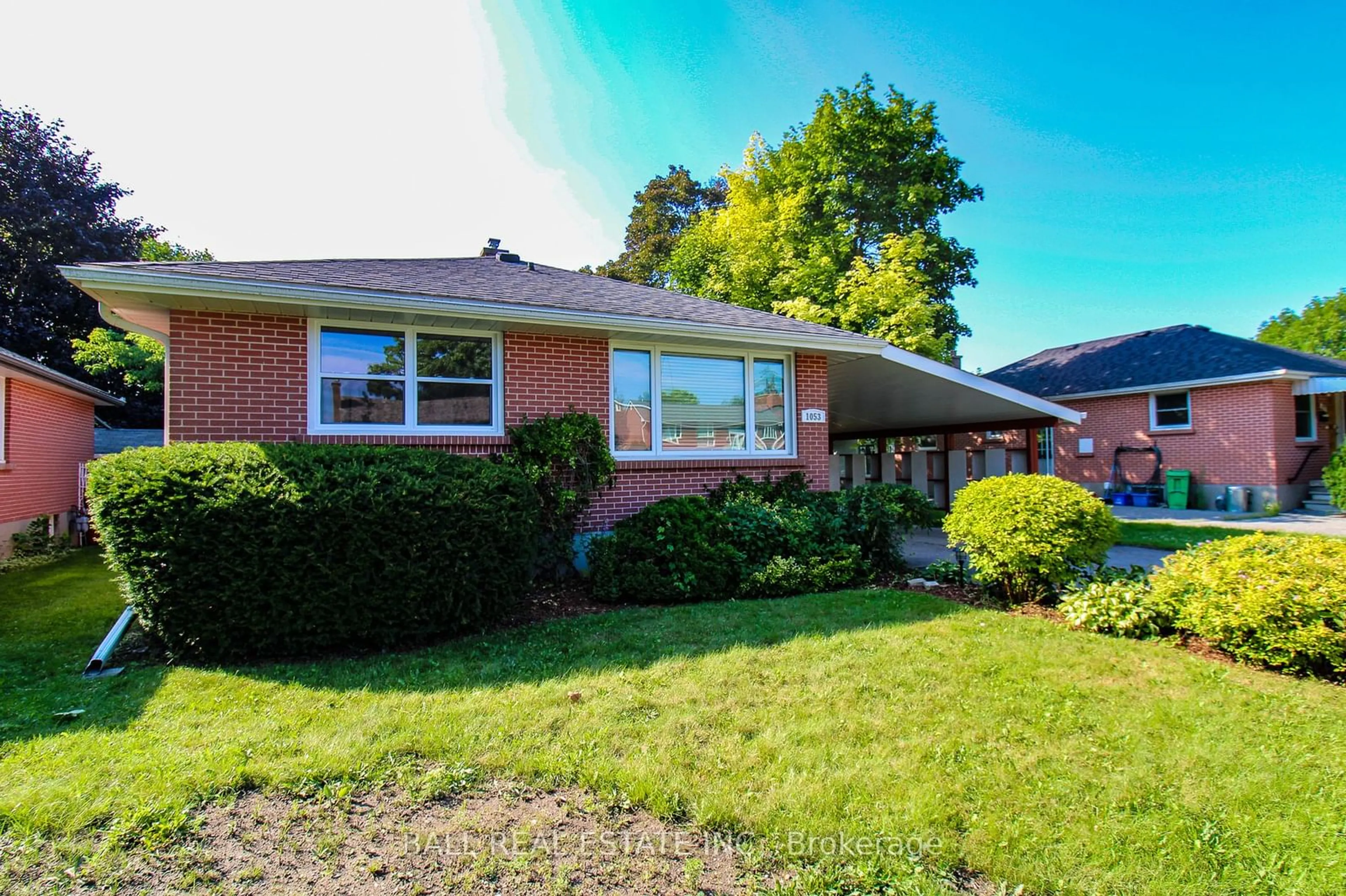 A pic from exterior of the house or condo for 1053 Glebemount Cres, Peterborough Ontario K9H 6M1