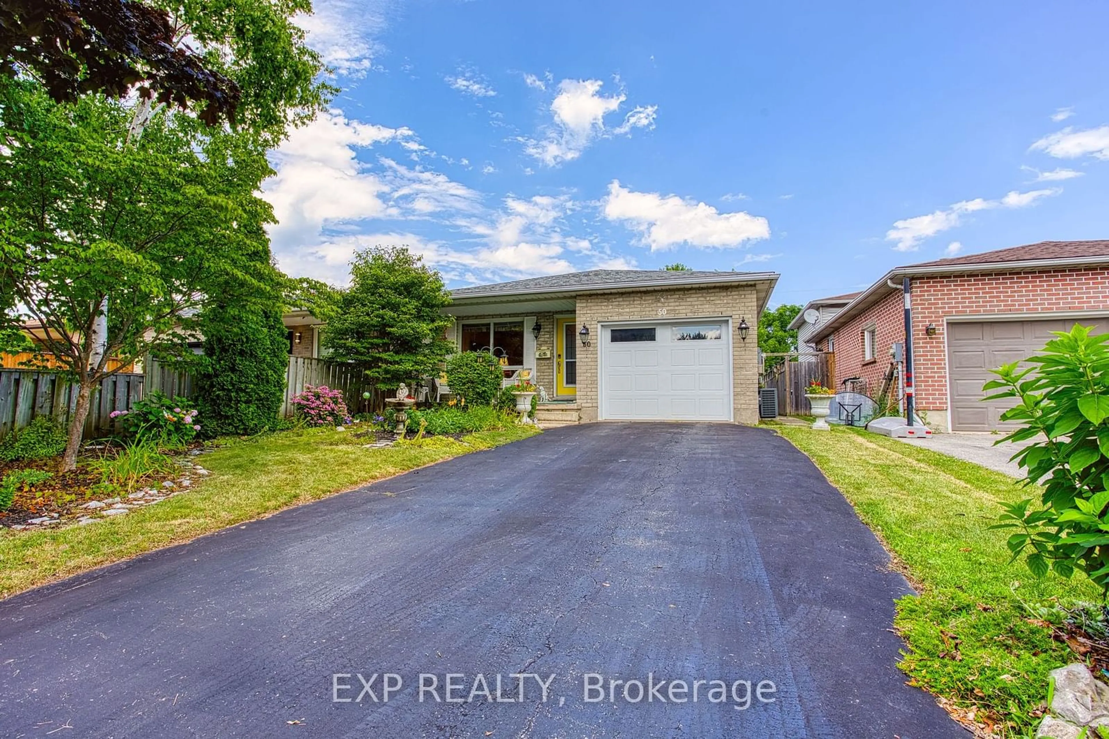 Frontside or backside of a home for 50 Sandra Cres, Grimsby Ontario L3M 4Y6