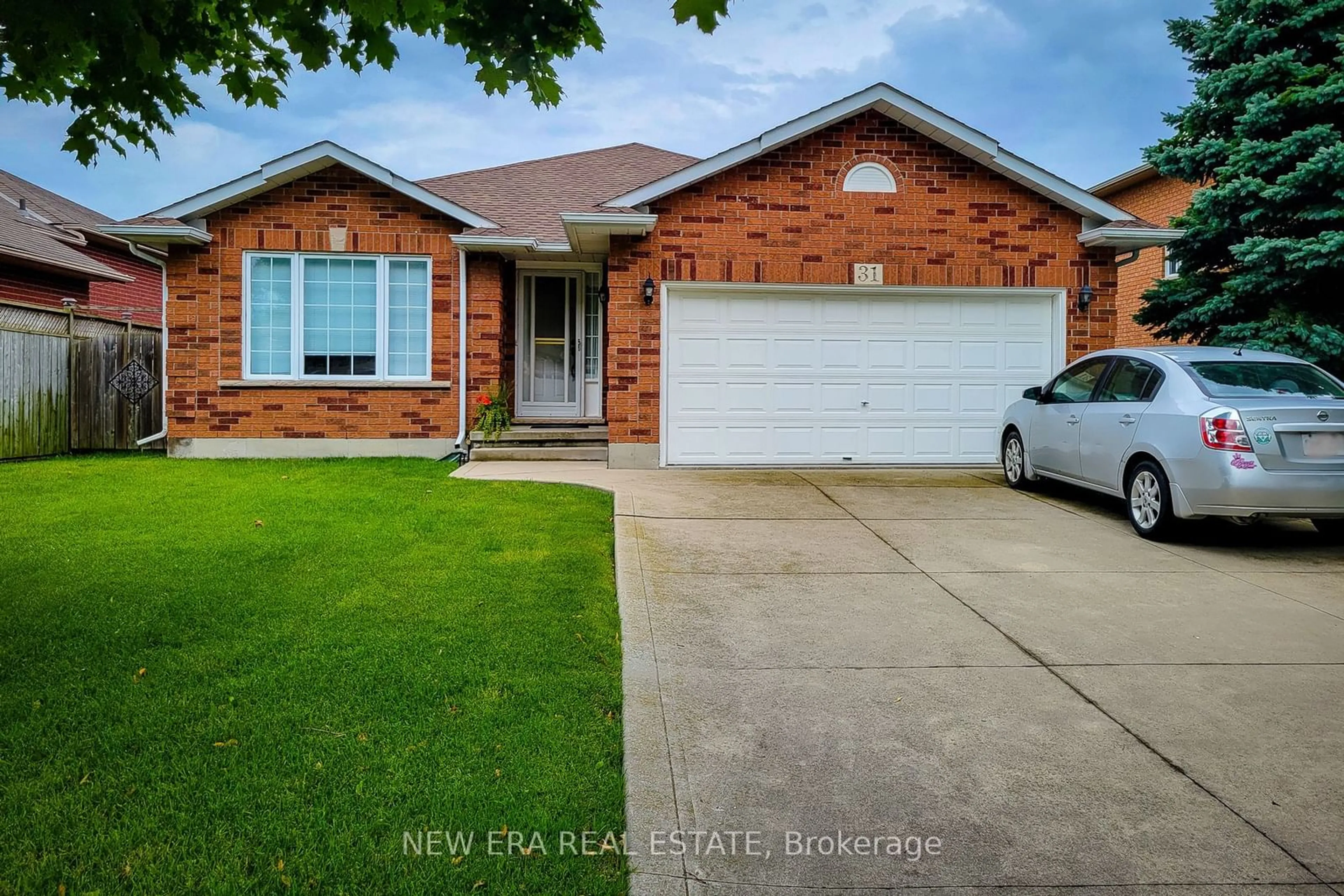 Frontside or backside of a home for 31 Foxmeadow Dr, Hamilton Ontario L8J 3P2