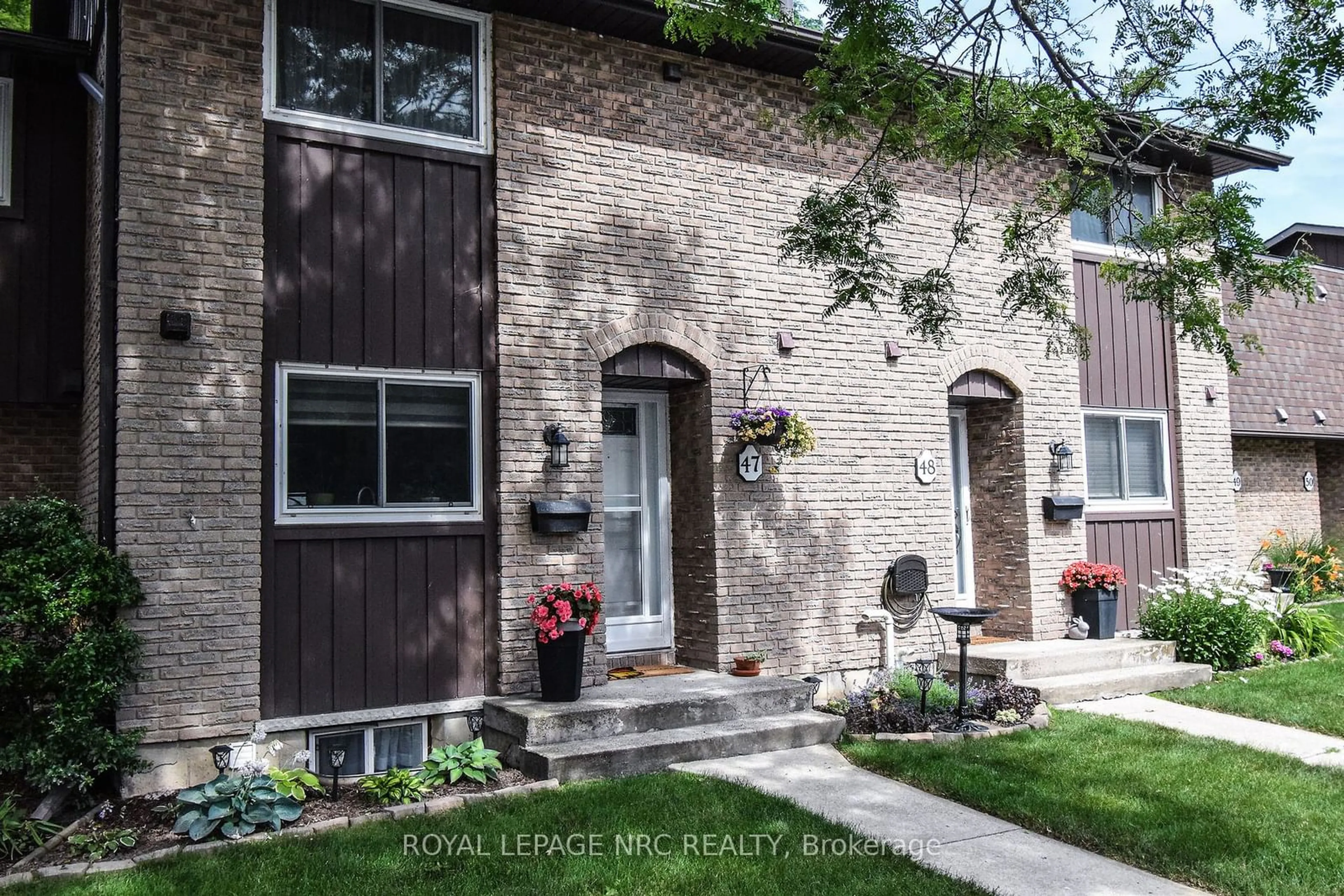 Home with brick exterior material for 151 Linwell Rd #47, St. Catharines Ontario L2N 6P3