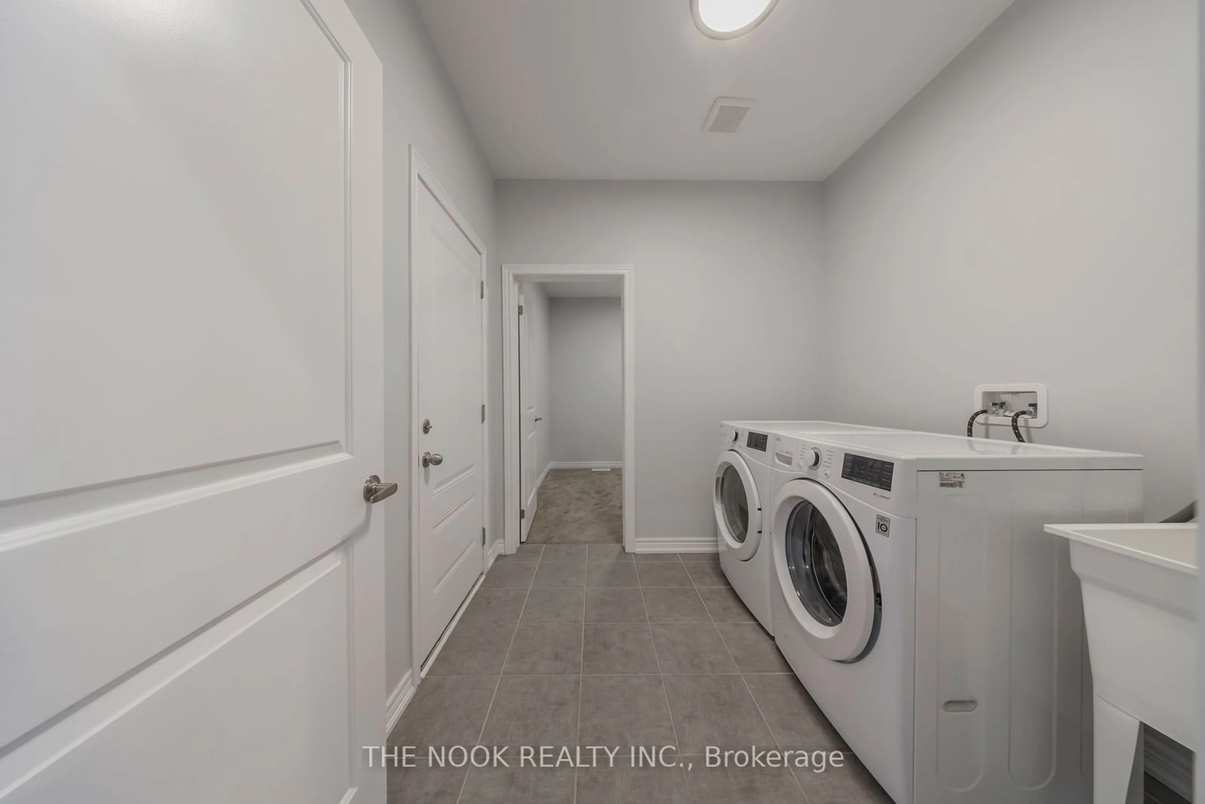 Laundry room for 2 Summer Breeze Dr, Quinte West Ontario K0K 1L0