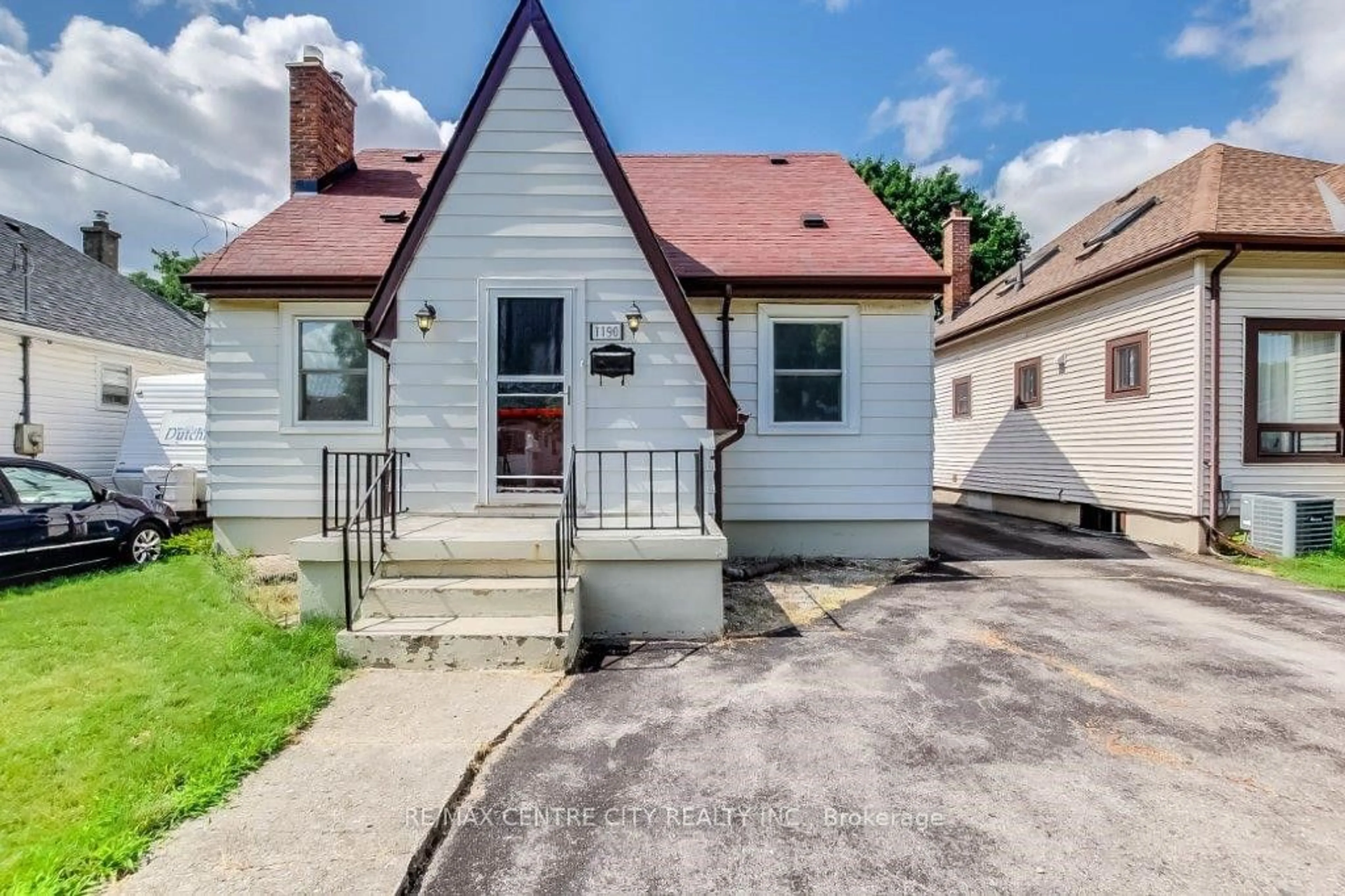 Frontside or backside of a home for 1190 Albany St, London Ontario N5W 3L7
