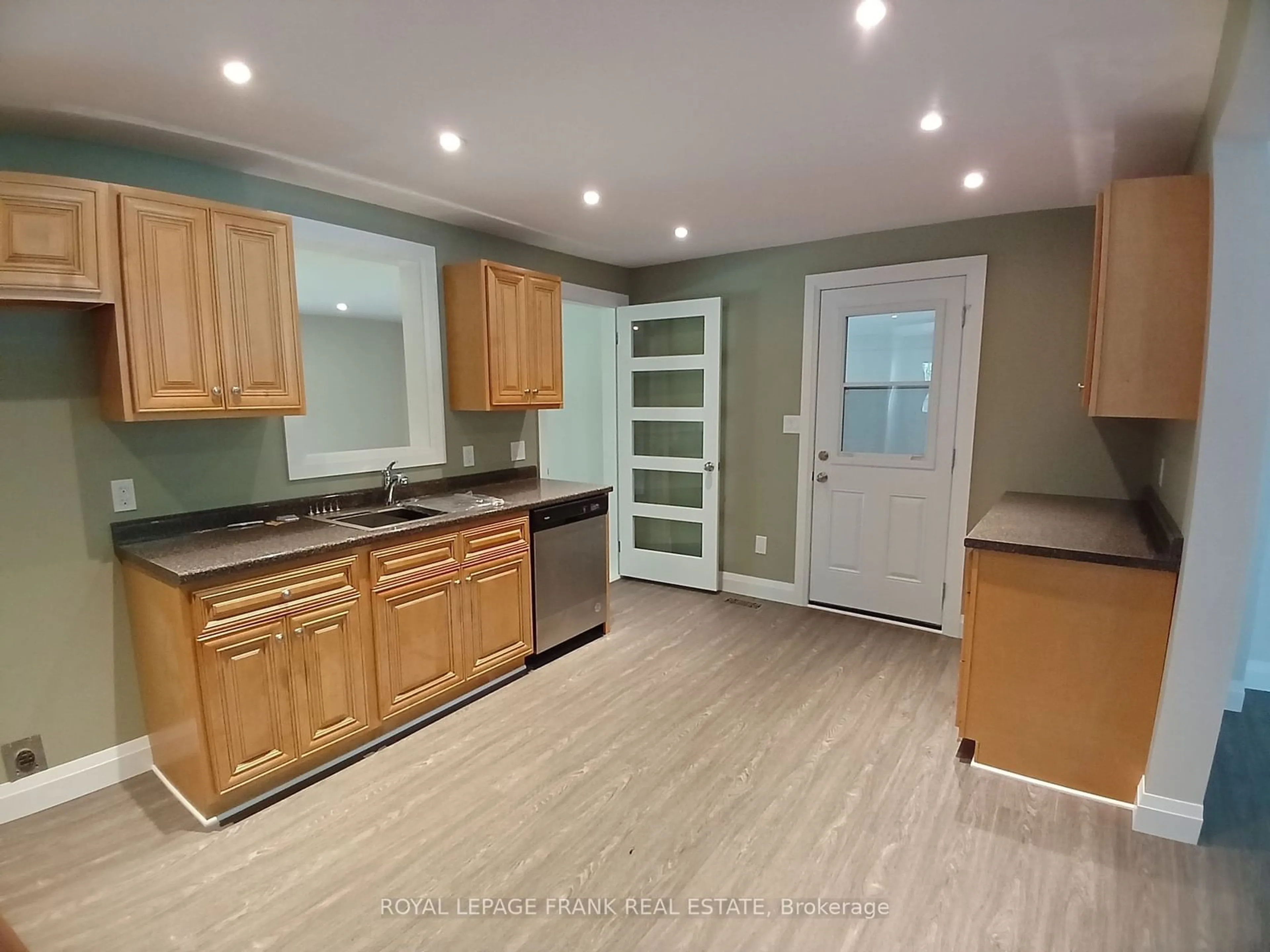 Standard kitchen for 36 Madoc St, Marmora and Lake Ontario K0K 2M0