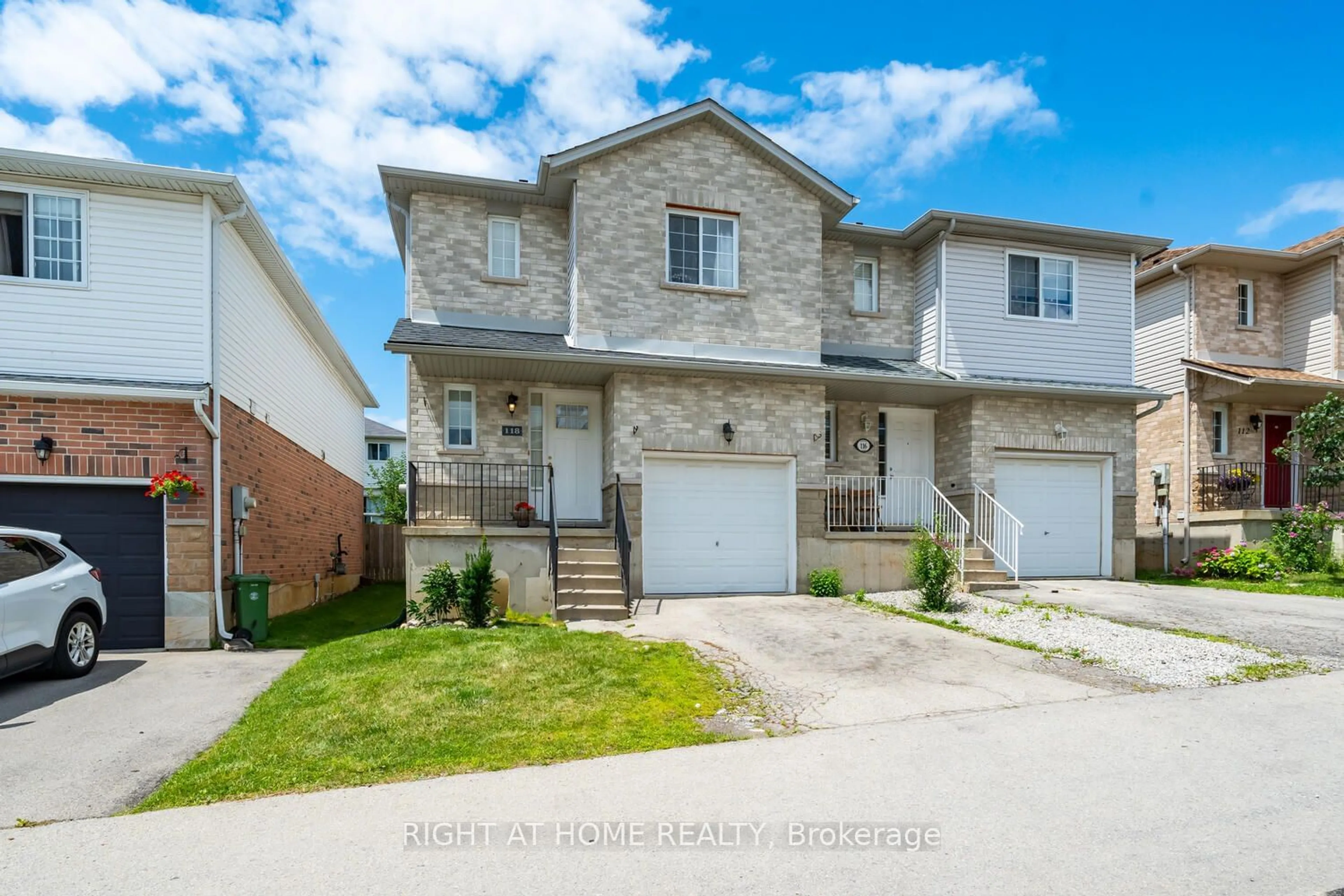 A pic from exterior of the house or condo for 118 Vennio Lane, Hamilton Ontario L9B 2Y7