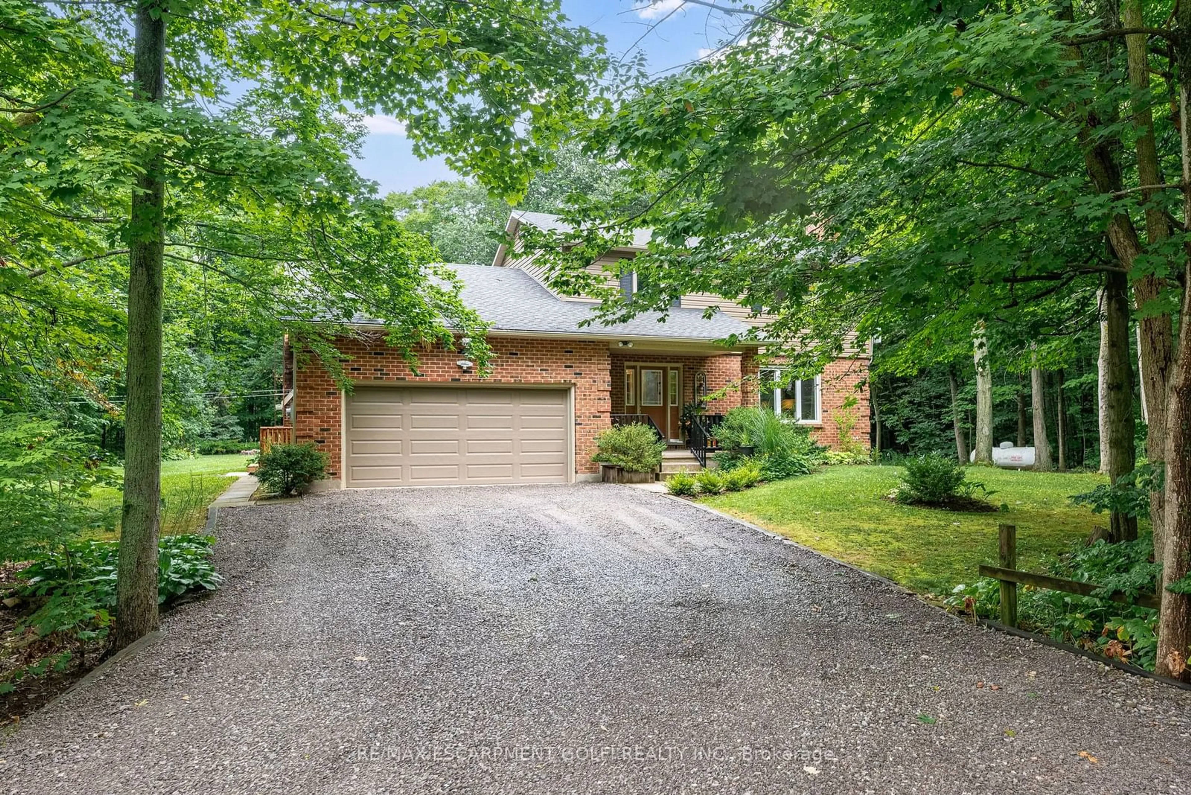Home with brick exterior material for 801 Tice Rd, Pelham Ontario L0S 1C0