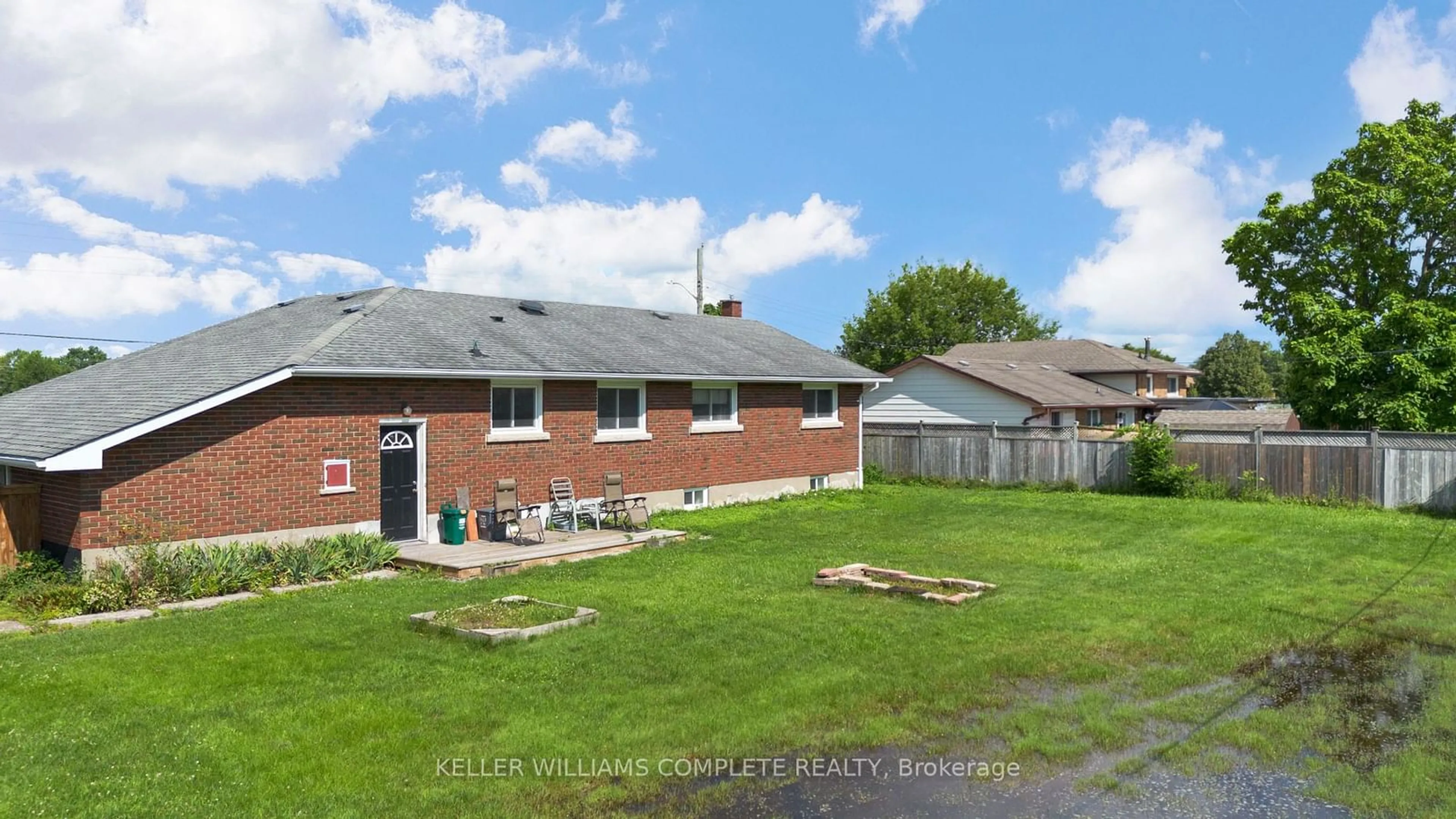 Frontside or backside of a home for 91 Classic Ave, Welland Ontario L3B 1P6