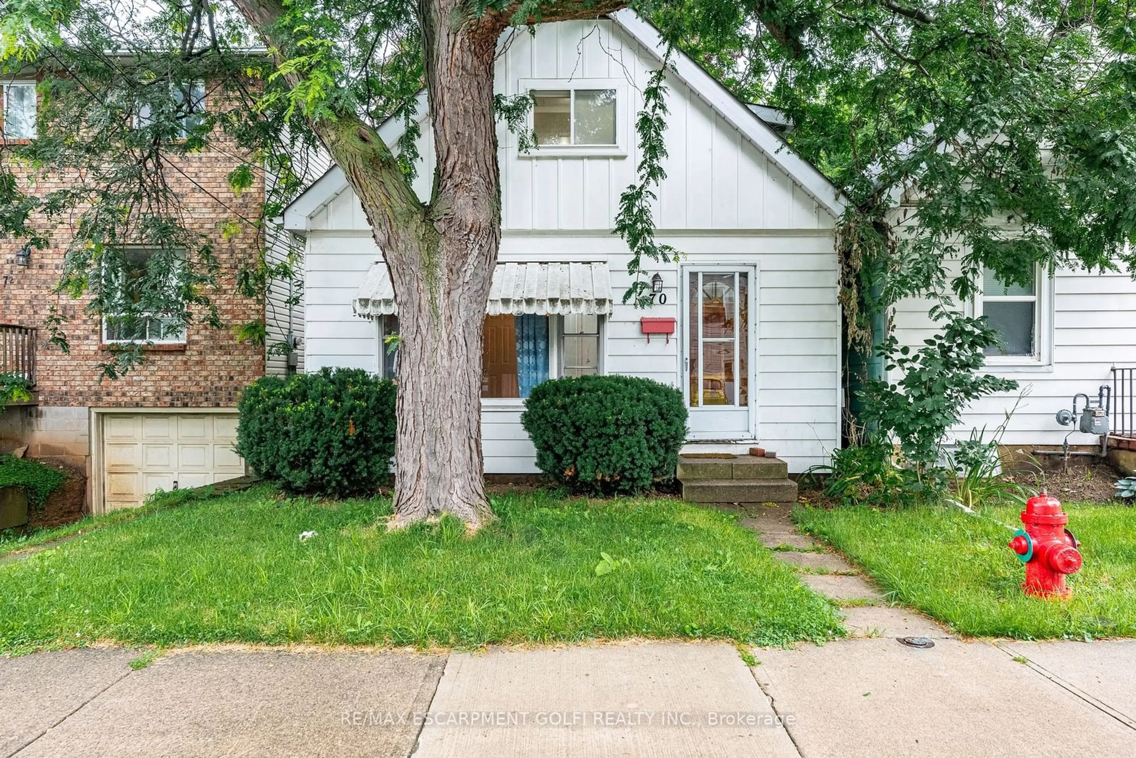 A pic from exterior of the house or condo for 70 Ward Ave, Hamilton Ontario L8S 2E9