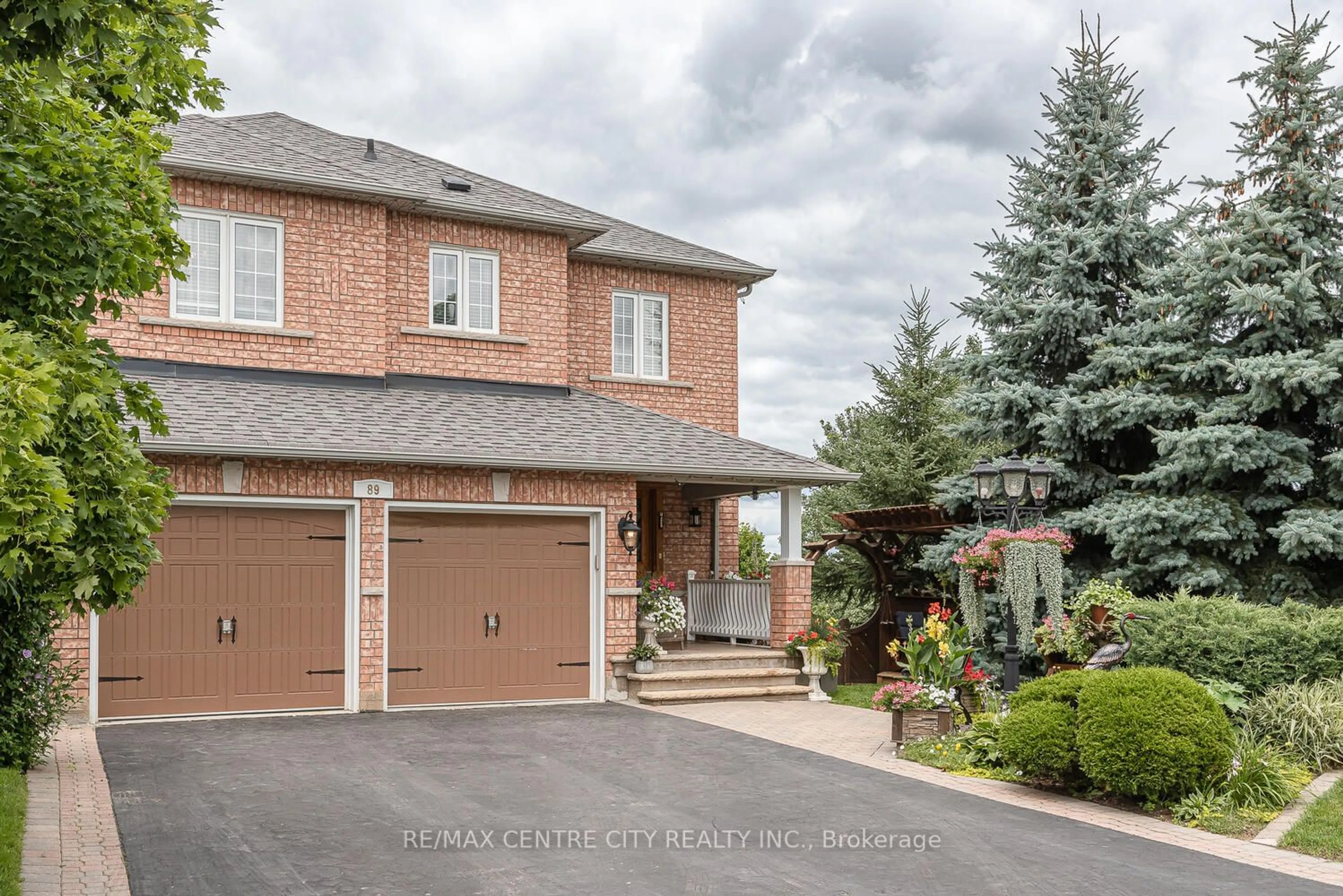 Home with brick exterior material for 32 Snowy Owl Tr, St. Thomas Ontario N5R 0M6