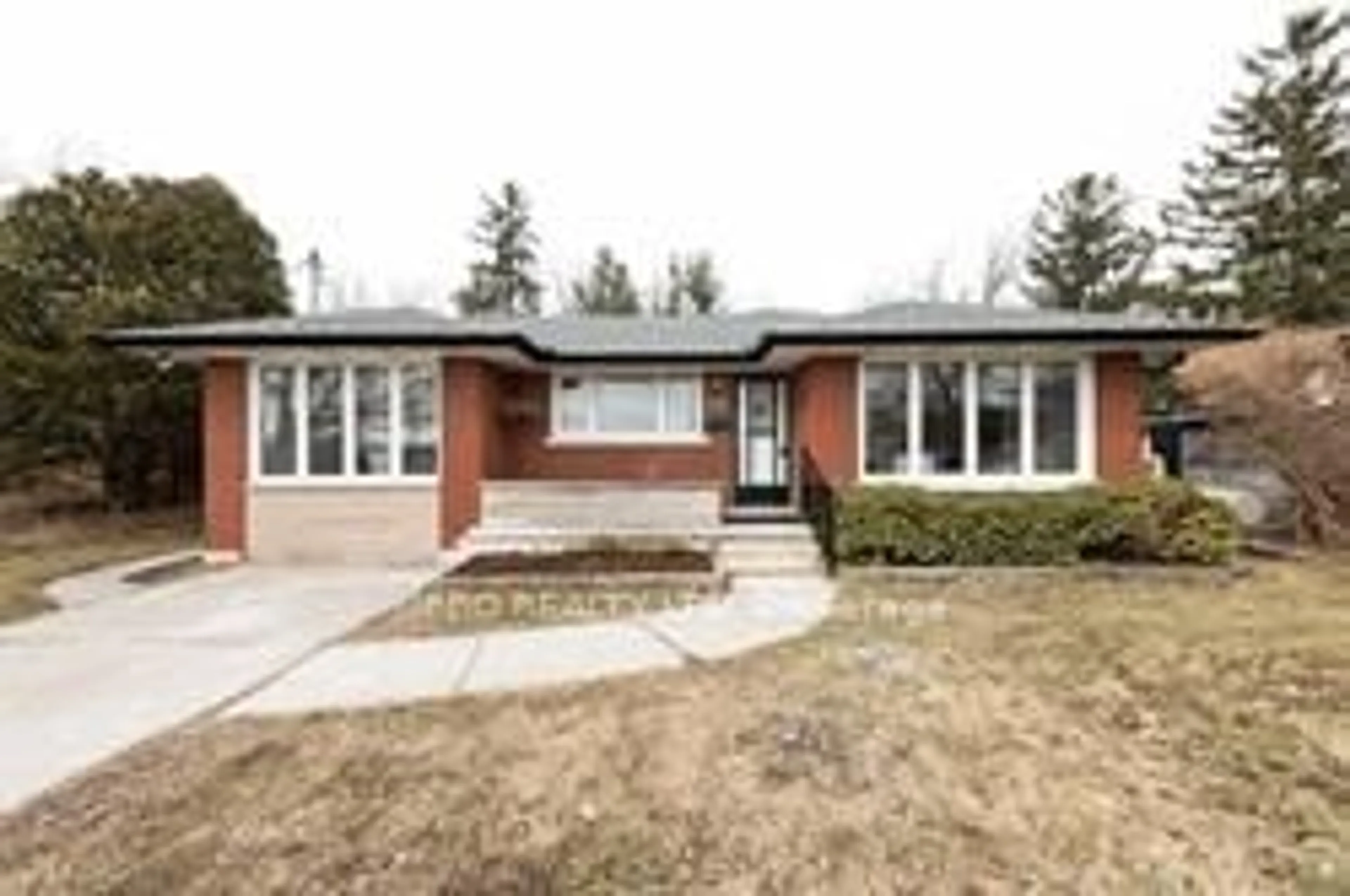 Home with brick exterior material for 284 Cedar Cres, Cambridge Ontario N1S 1X1