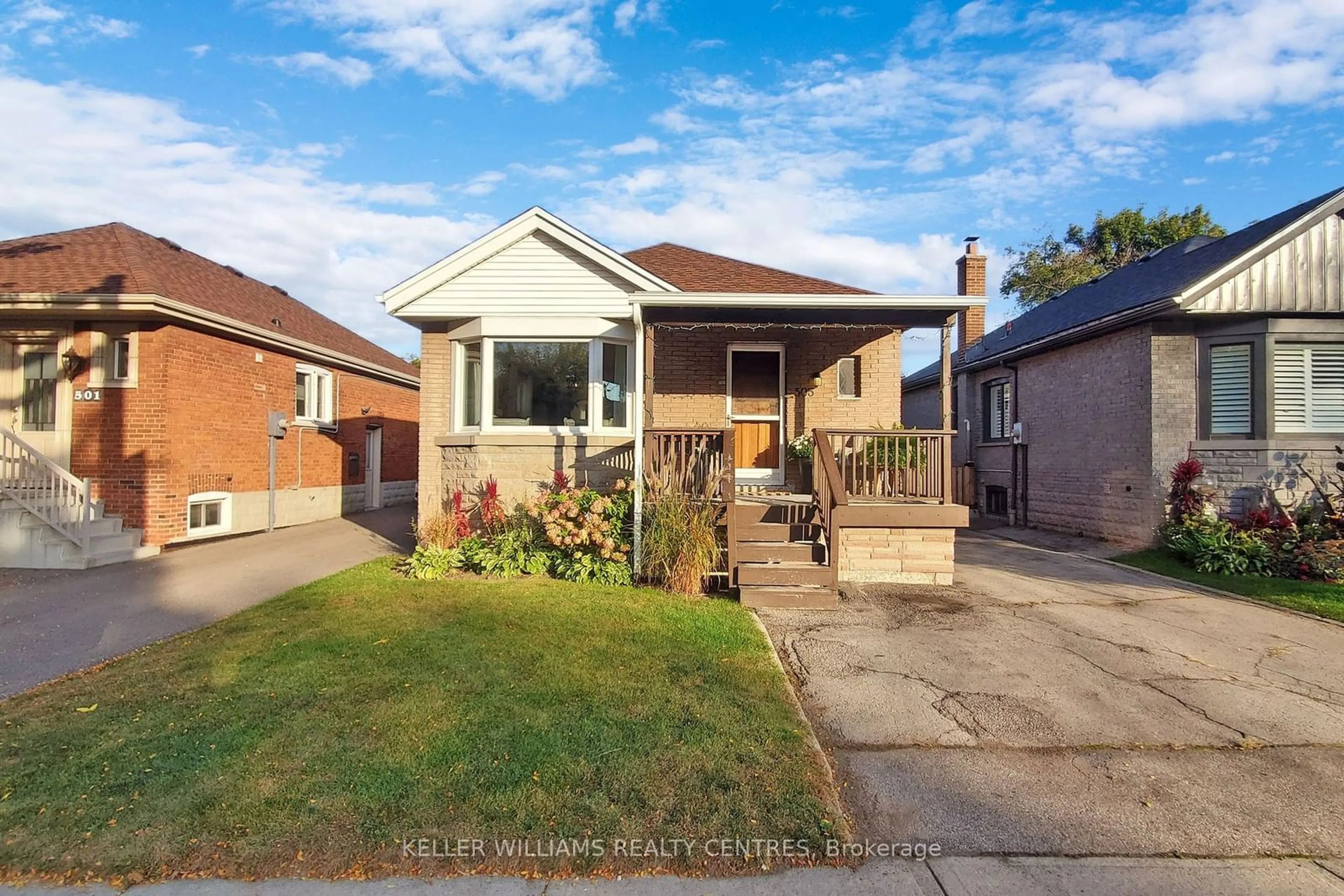 Frontside or backside of a home for 503 Upper James St, Hamilton Ontario L9C 2X9