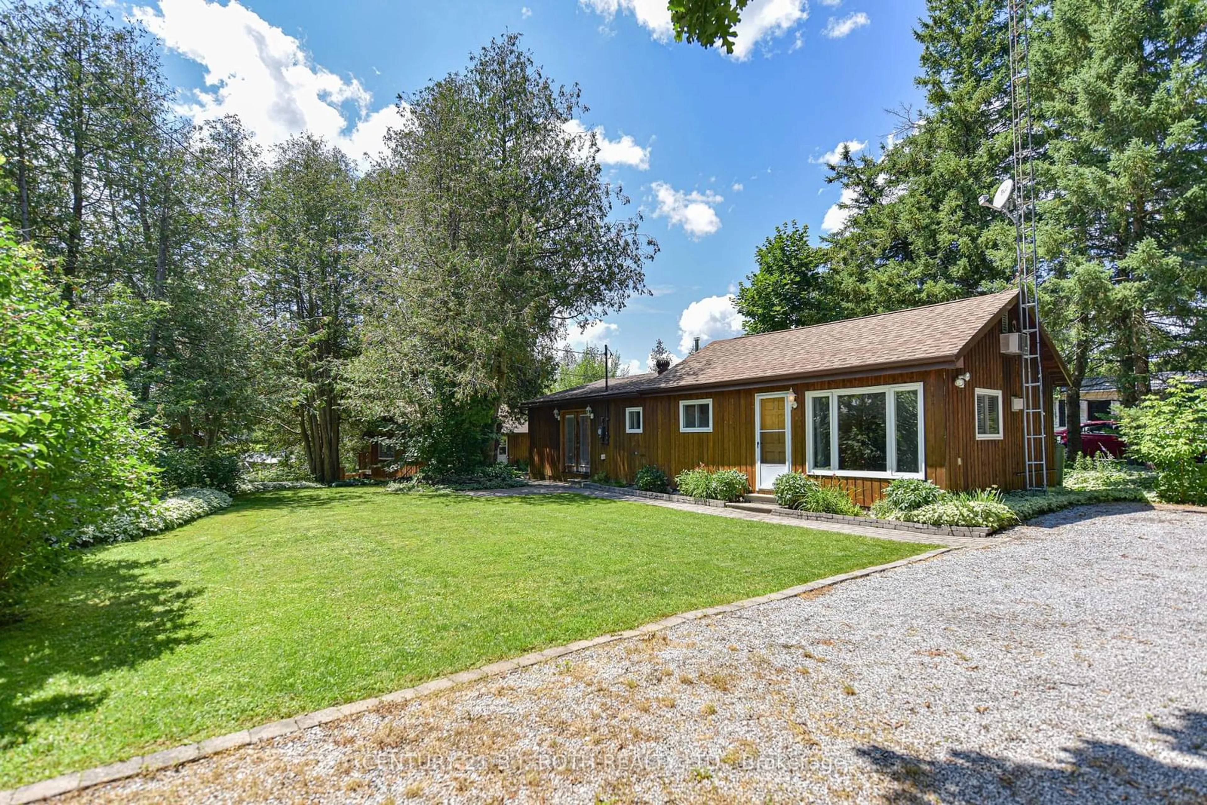 Cottage for 128 Francis St, Kawartha Lakes Ontario K0M 1N0