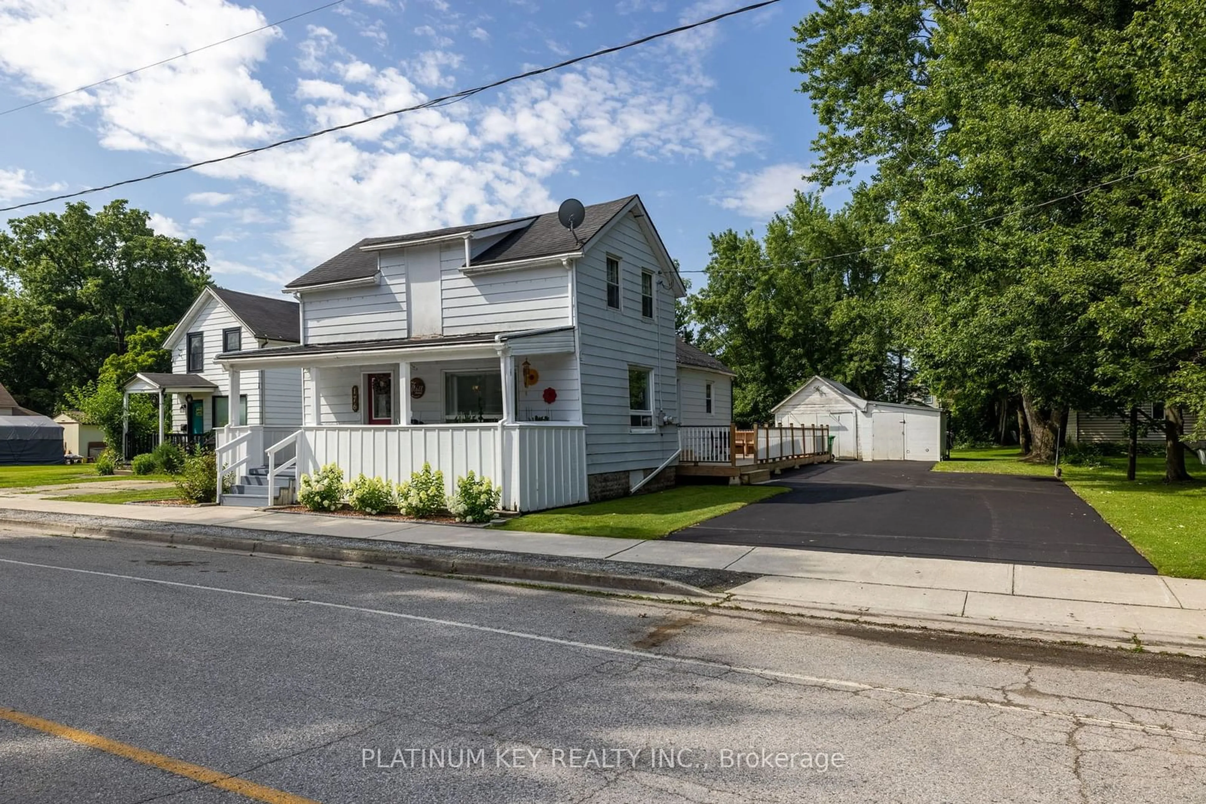 Frontside or backside of a home for 176 O'mara St, Southwest Middlesex Ontario N0L 1M0