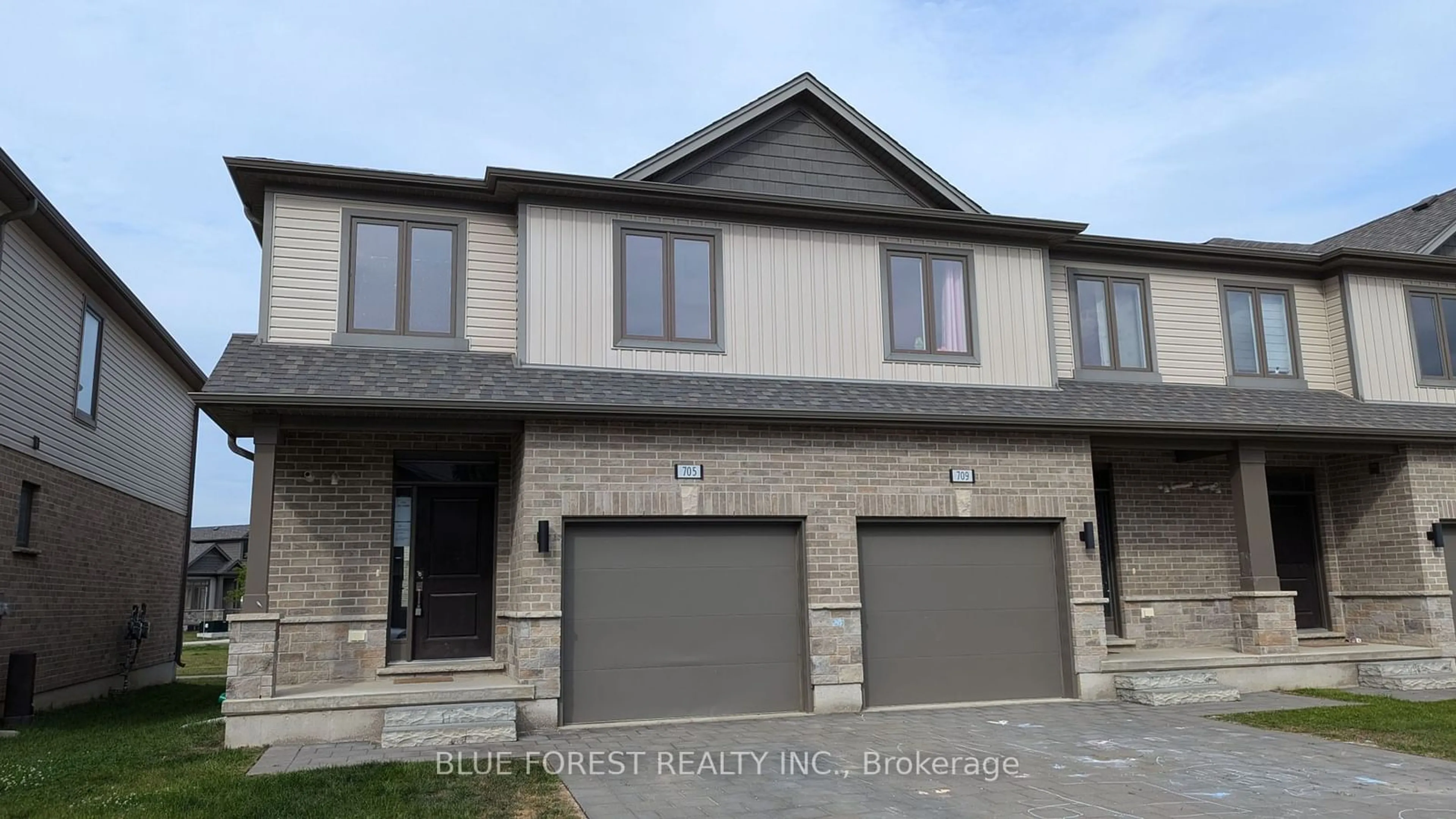 Frontside or backside of a home for 705 Chelton Rd, London Ontario N6M 0J1