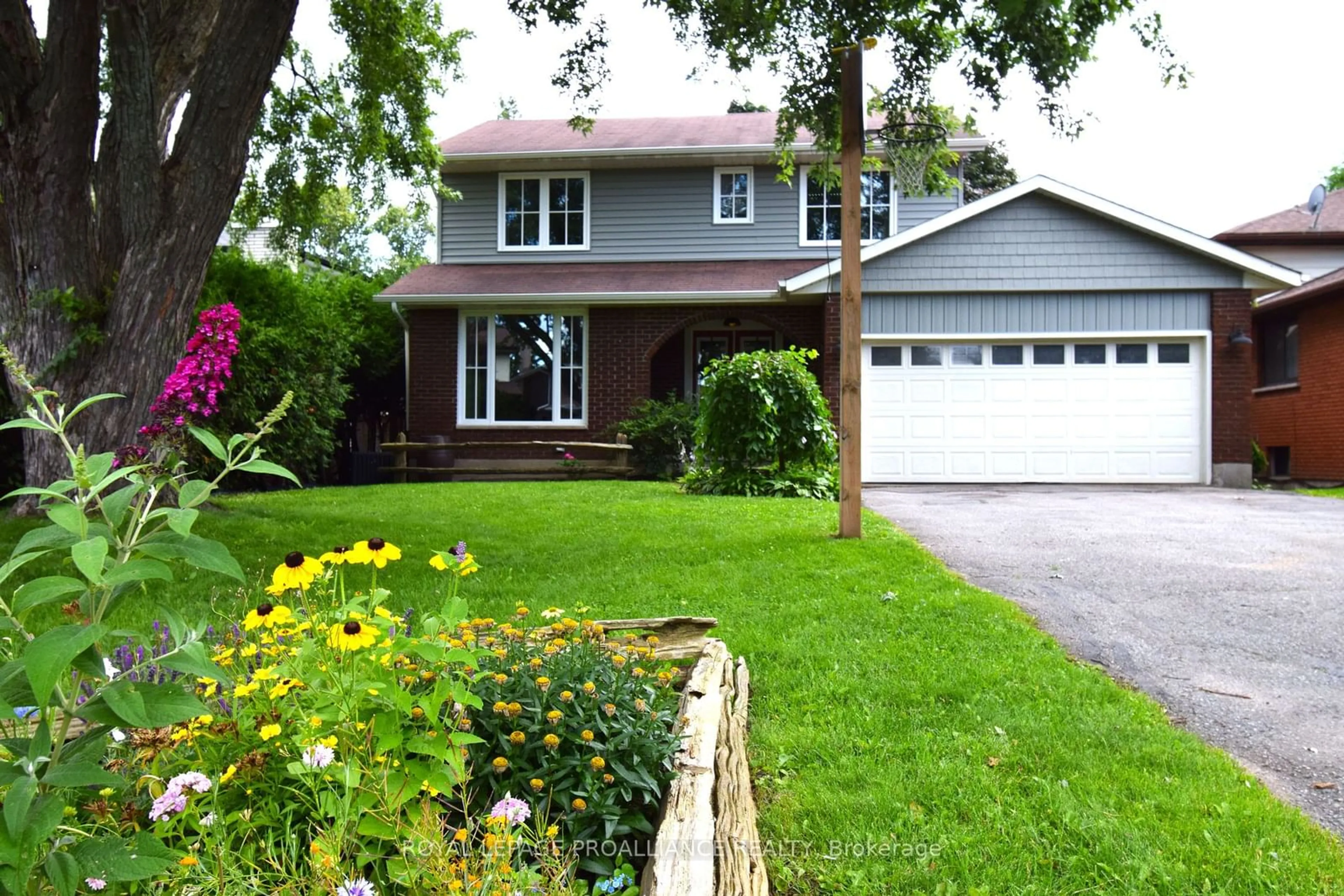 Frontside or backside of a home for 69 Kensington Cres, Belleville Ontario K8P 4T4