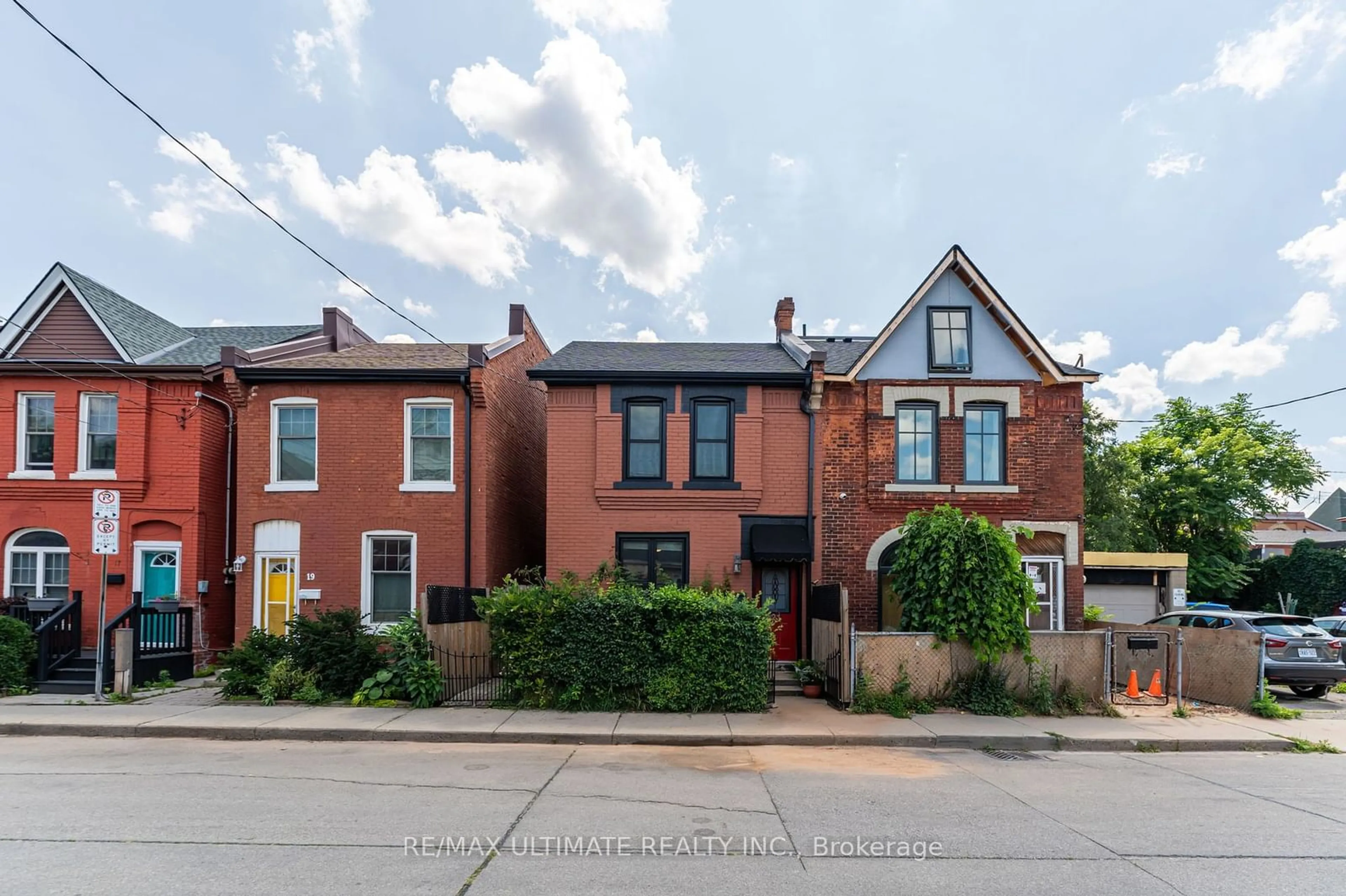 Frontside or backside of a home for 21 Severn St, Hamilton Ontario L8R 2L5