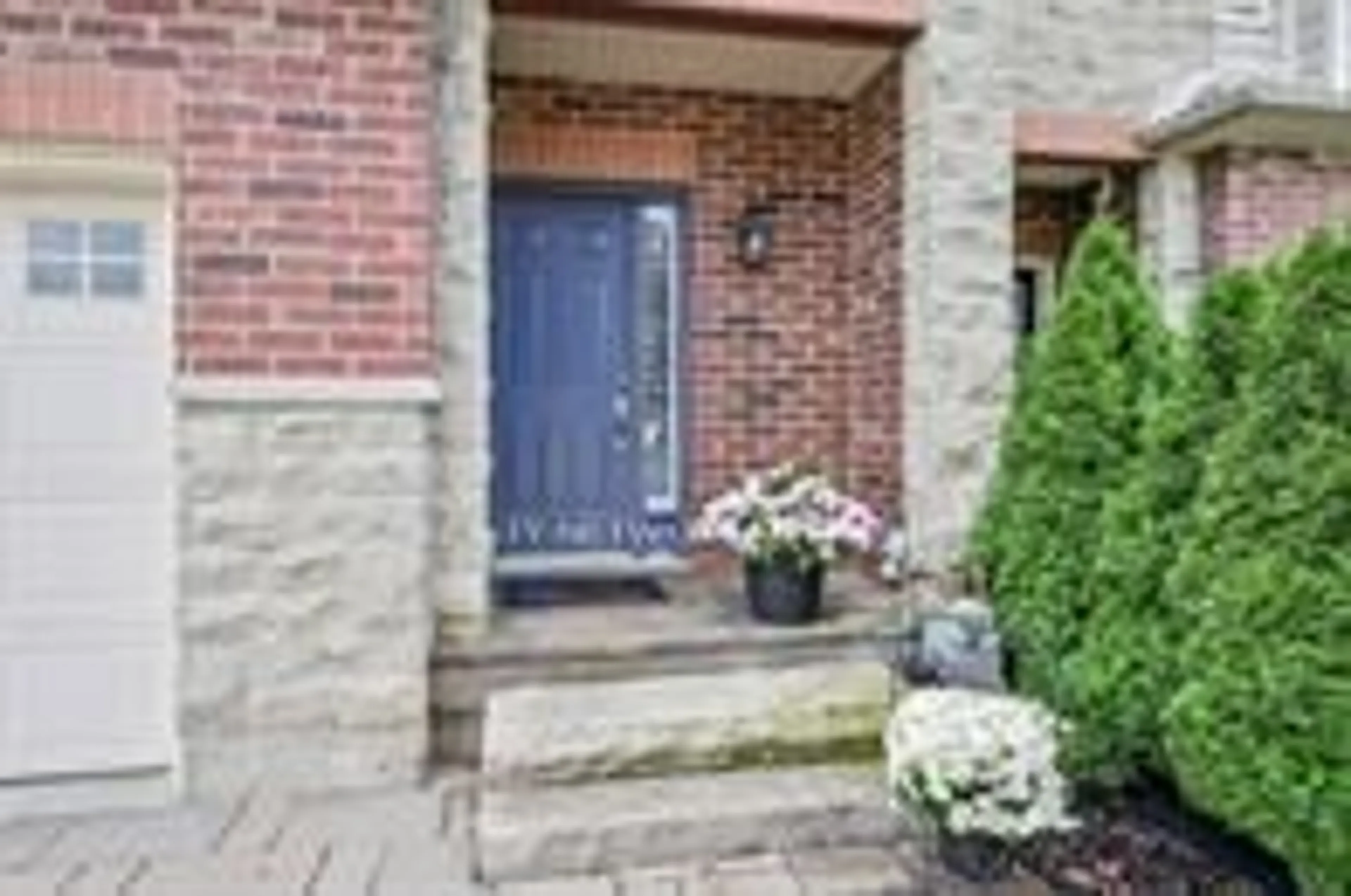 Home with brick exterior material for 8 Brooking Crt, Hamilton Ontario L9G 0A6