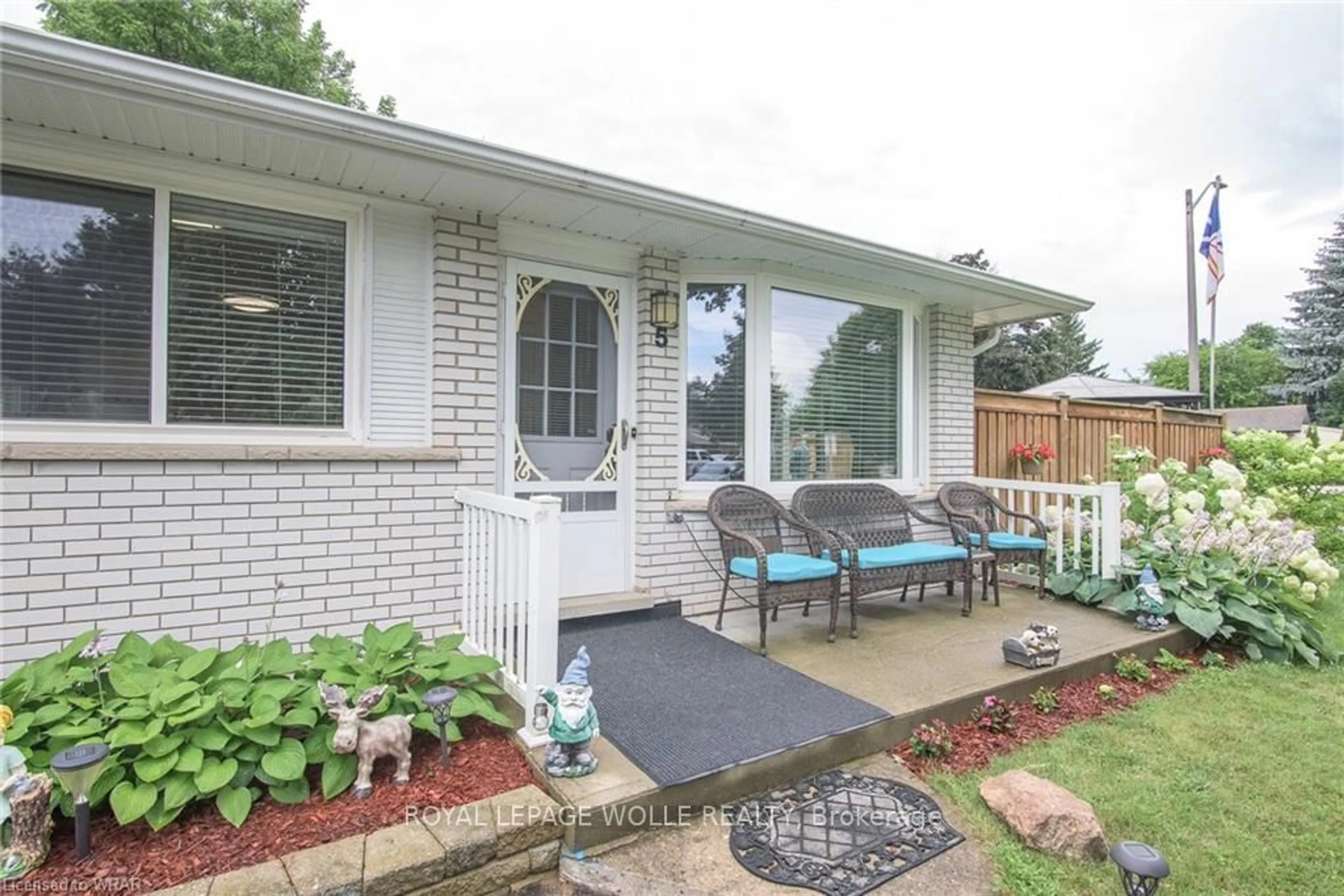 Patio for 5 Shea Cres, Kitchener Ontario N2E 1E7