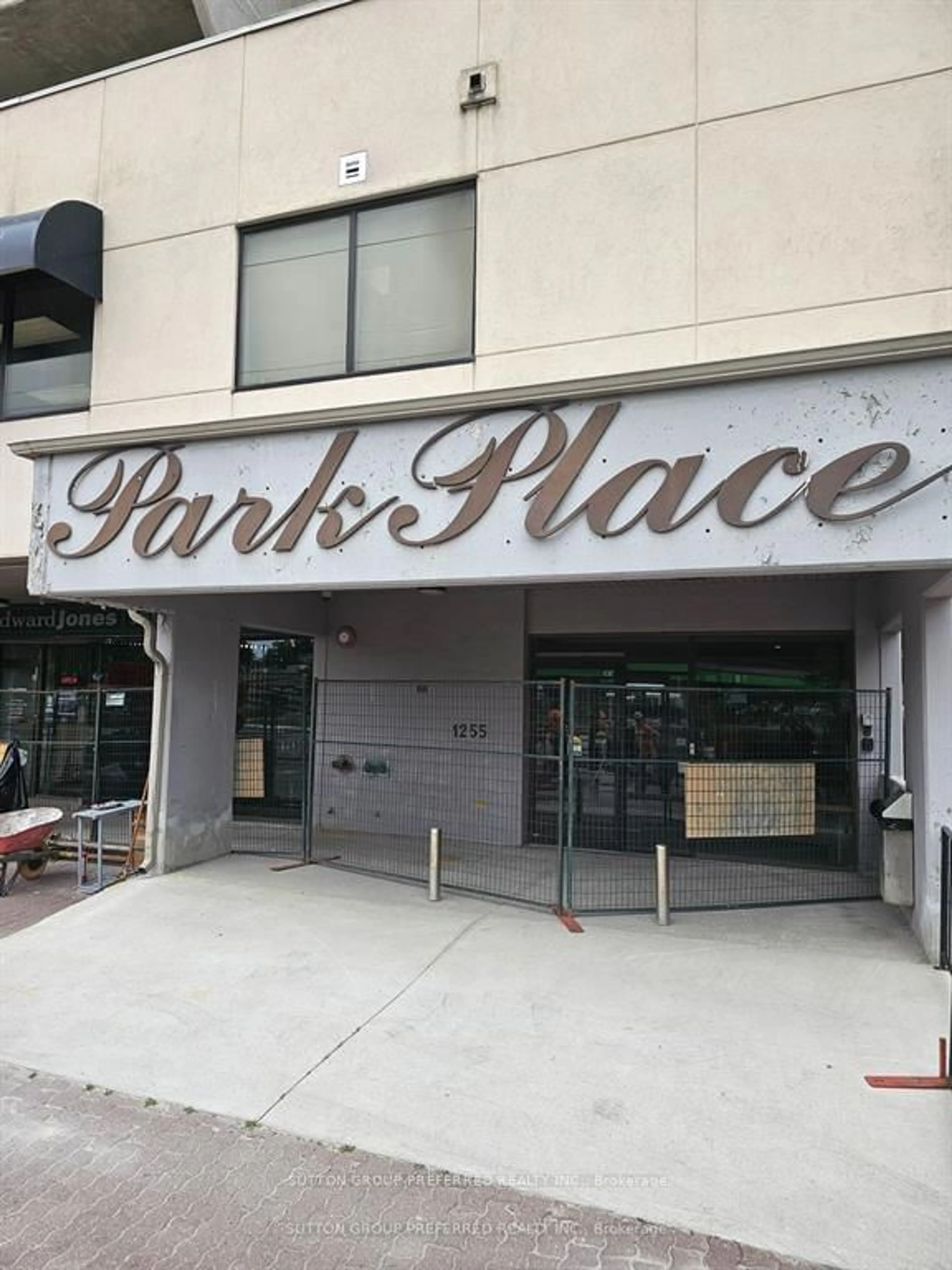 Parking for 1255 Commissioners Rd #309, London Ontario N6K 3N5