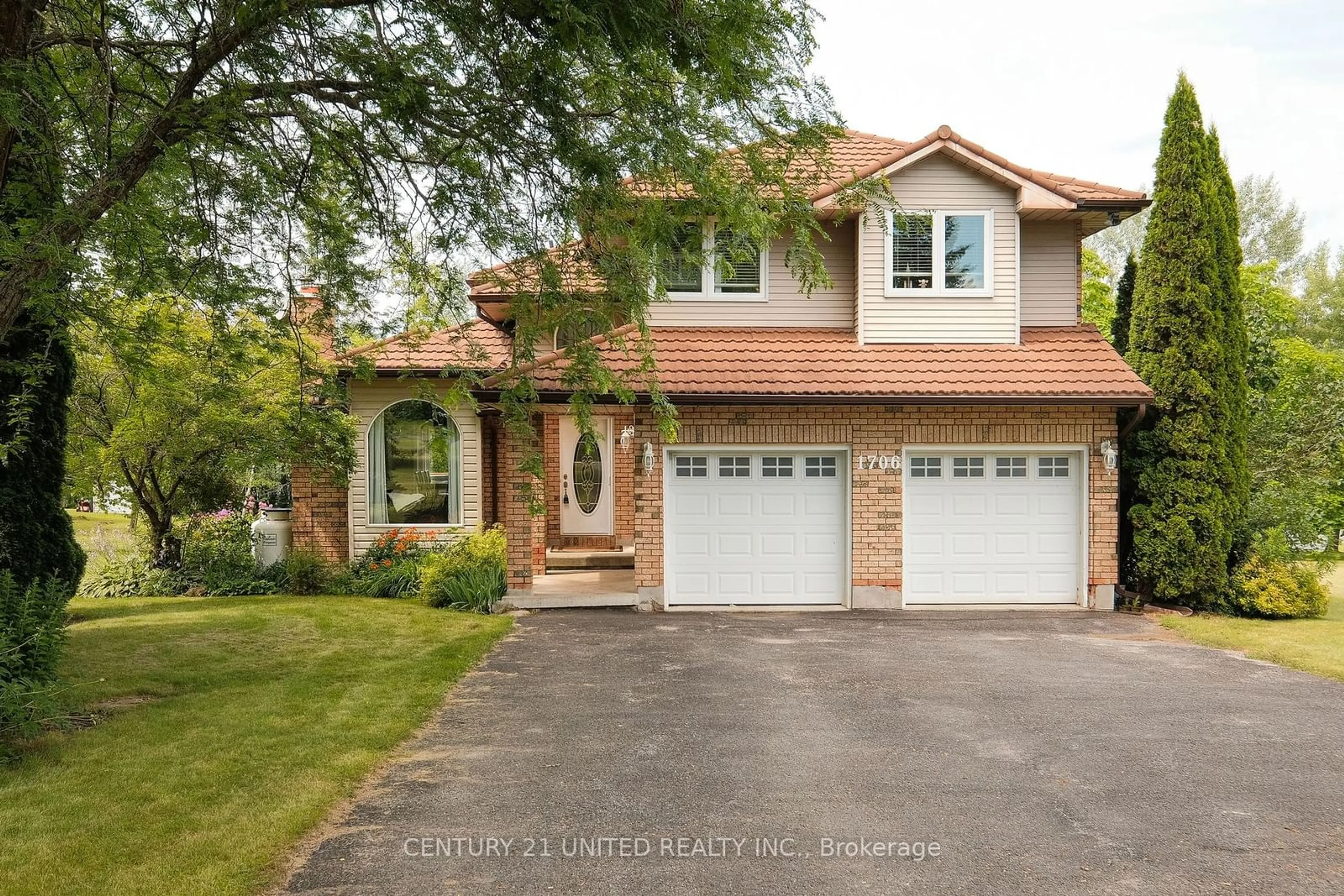 Frontside or backside of a home for 1706 Myers Cres, Smith-Ennismore-Lakefield Ontario K0L 1T0
