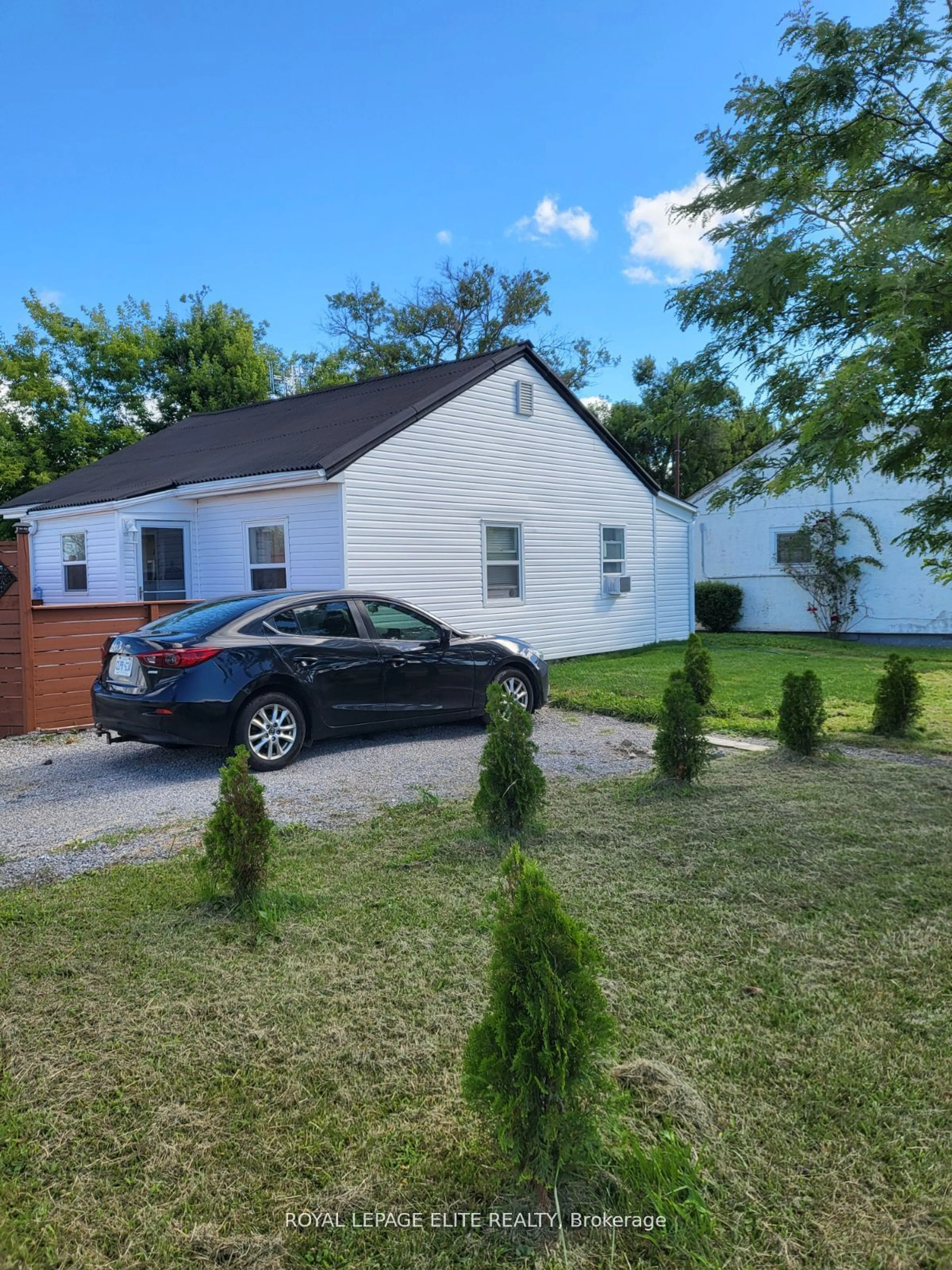 Frontside or backside of a home for 1 PLYMOUTH Ave, St. Catharines Ontario L2R 2X8