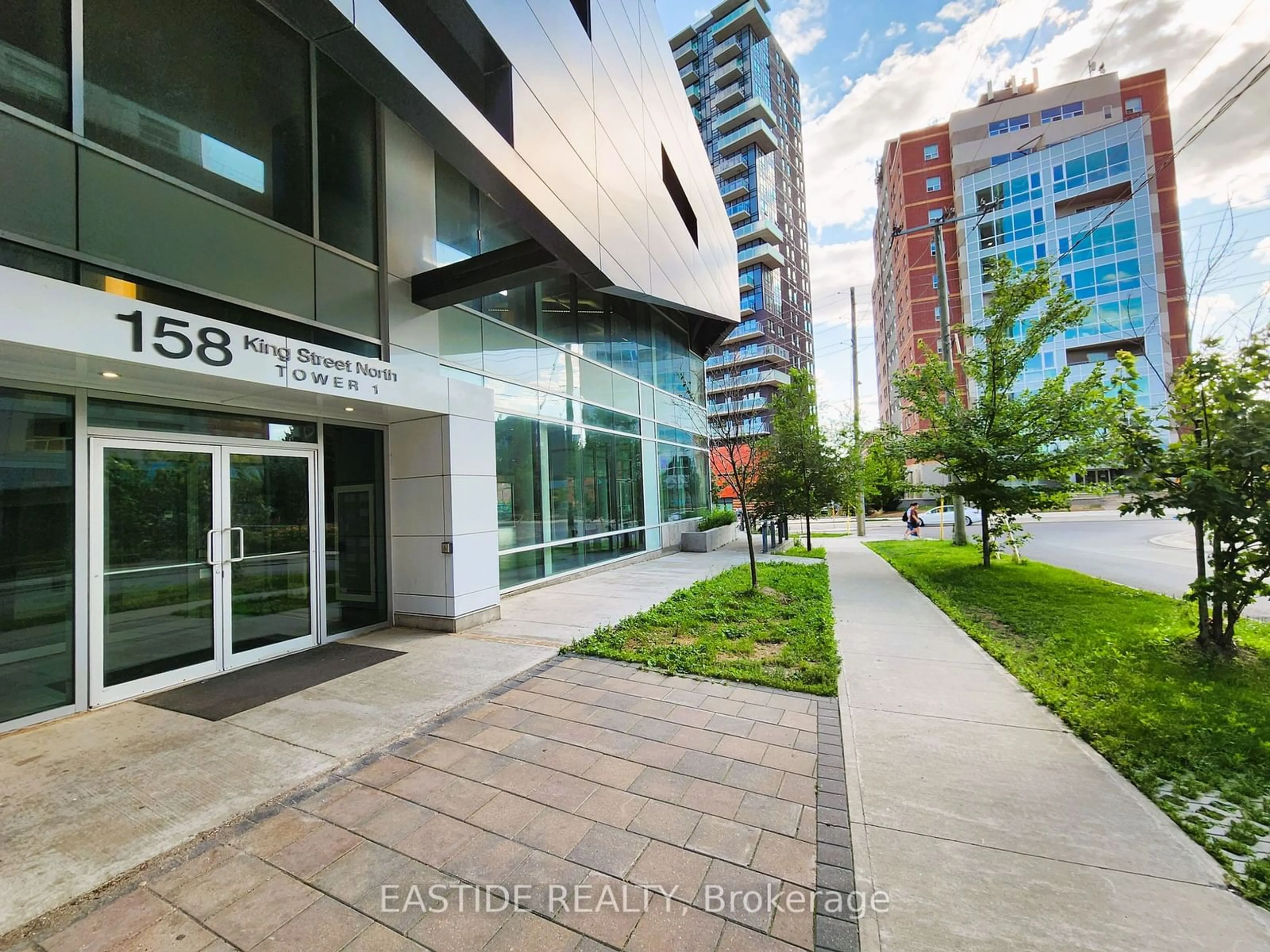 A pic from exterior of the house or condo for 158 King St #1805, Waterloo Ontario N2J 2Y2