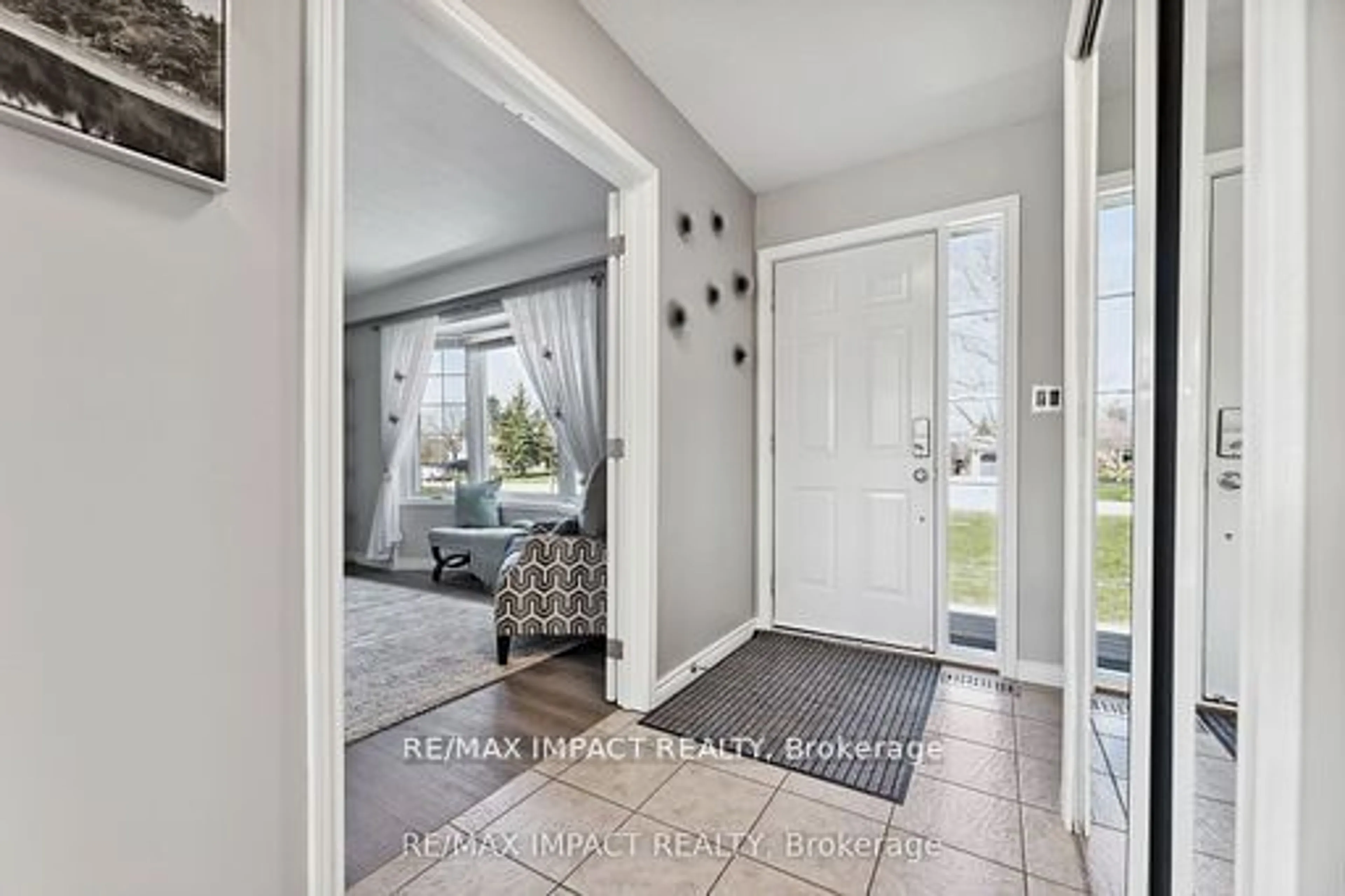 Indoor entryway for 5 Woodfield St, Kawartha Lakes Ontario L0A 1A0