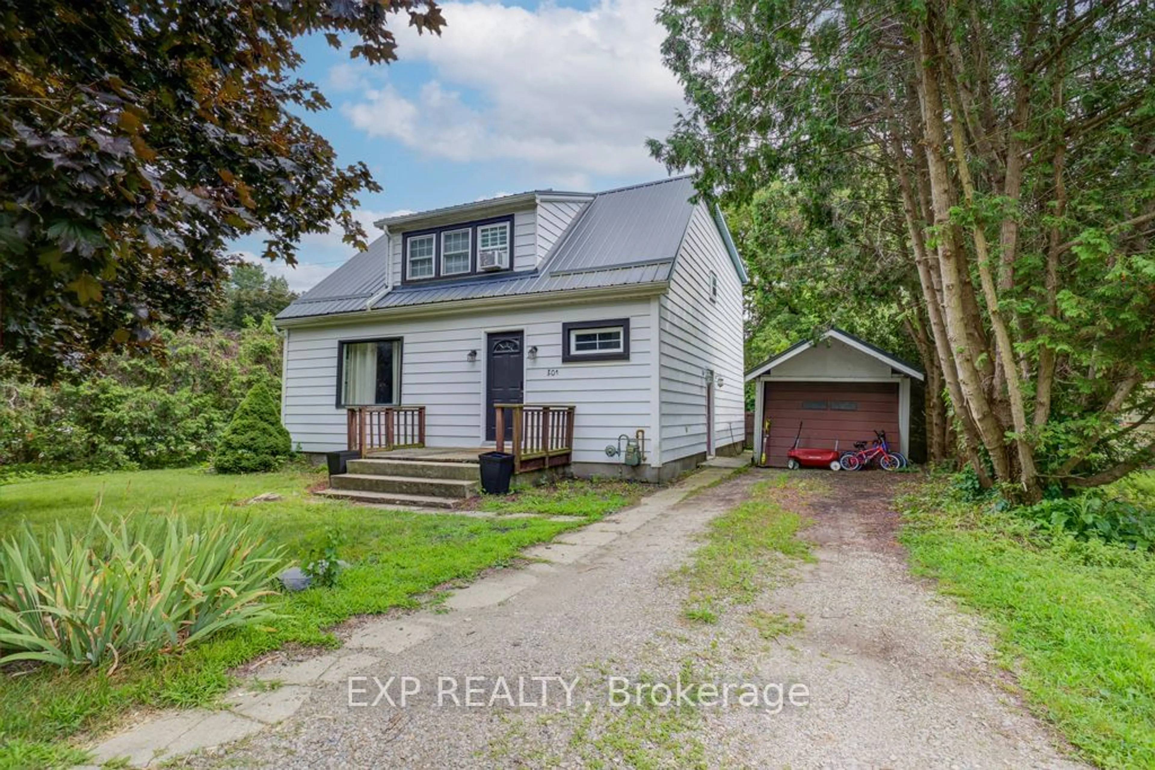 Frontside or backside of a home for 301 Main St, Norwich Ontario N0J 1R0